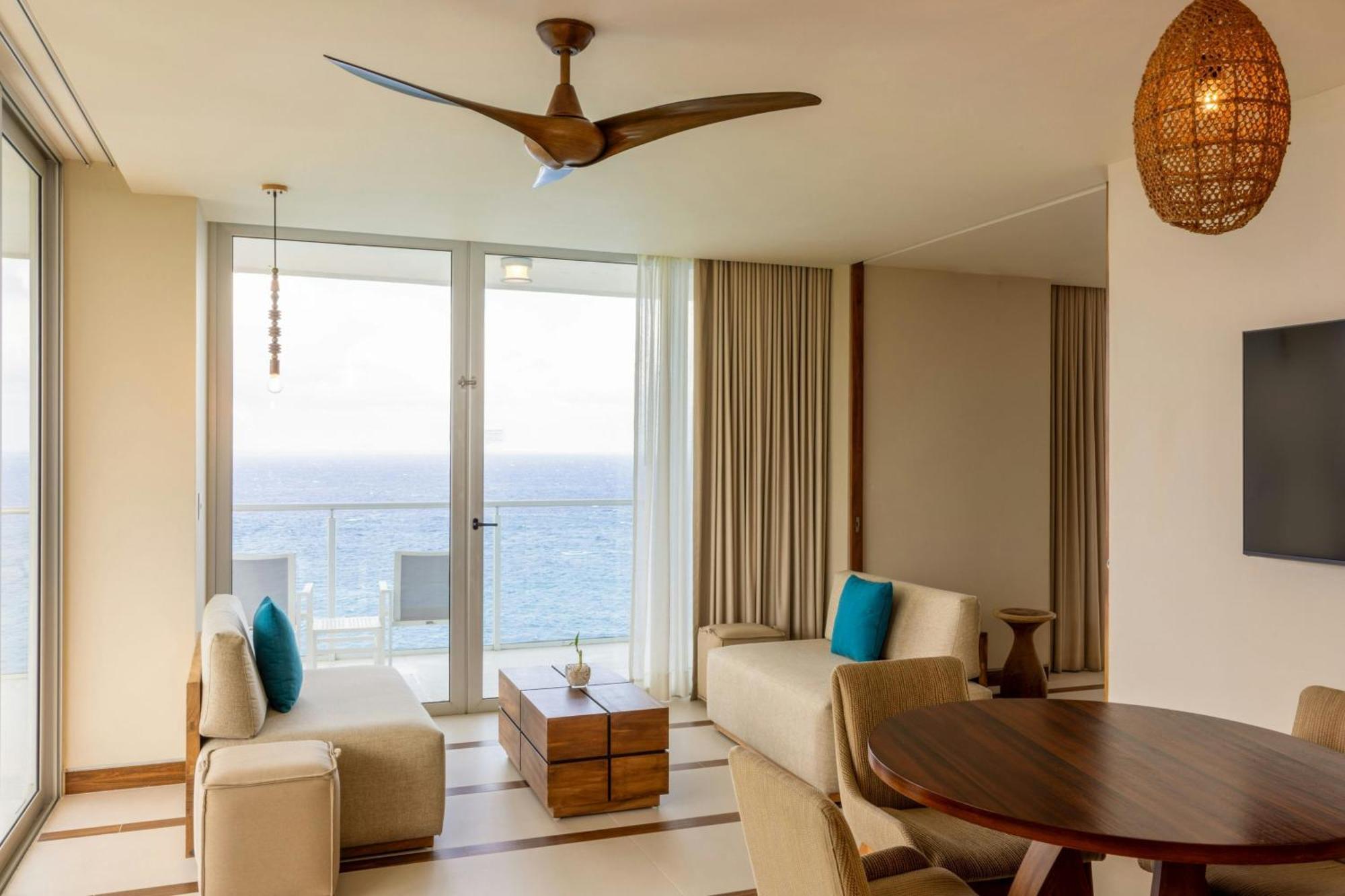 Master Suite 1 Bedroom Presidential Suite 1 King