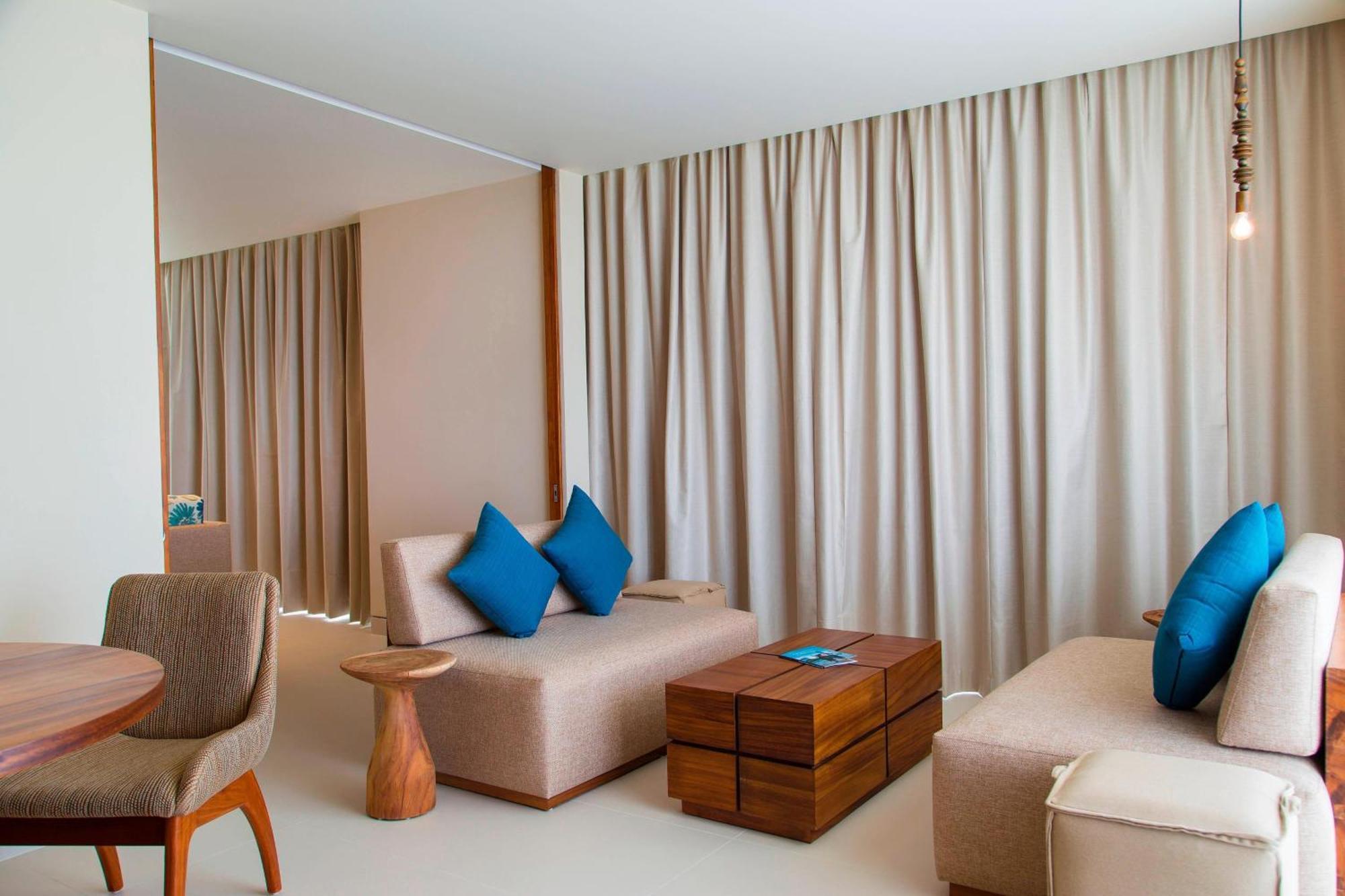 Master Suite 1 Bedroom Presidential Suite 1 King