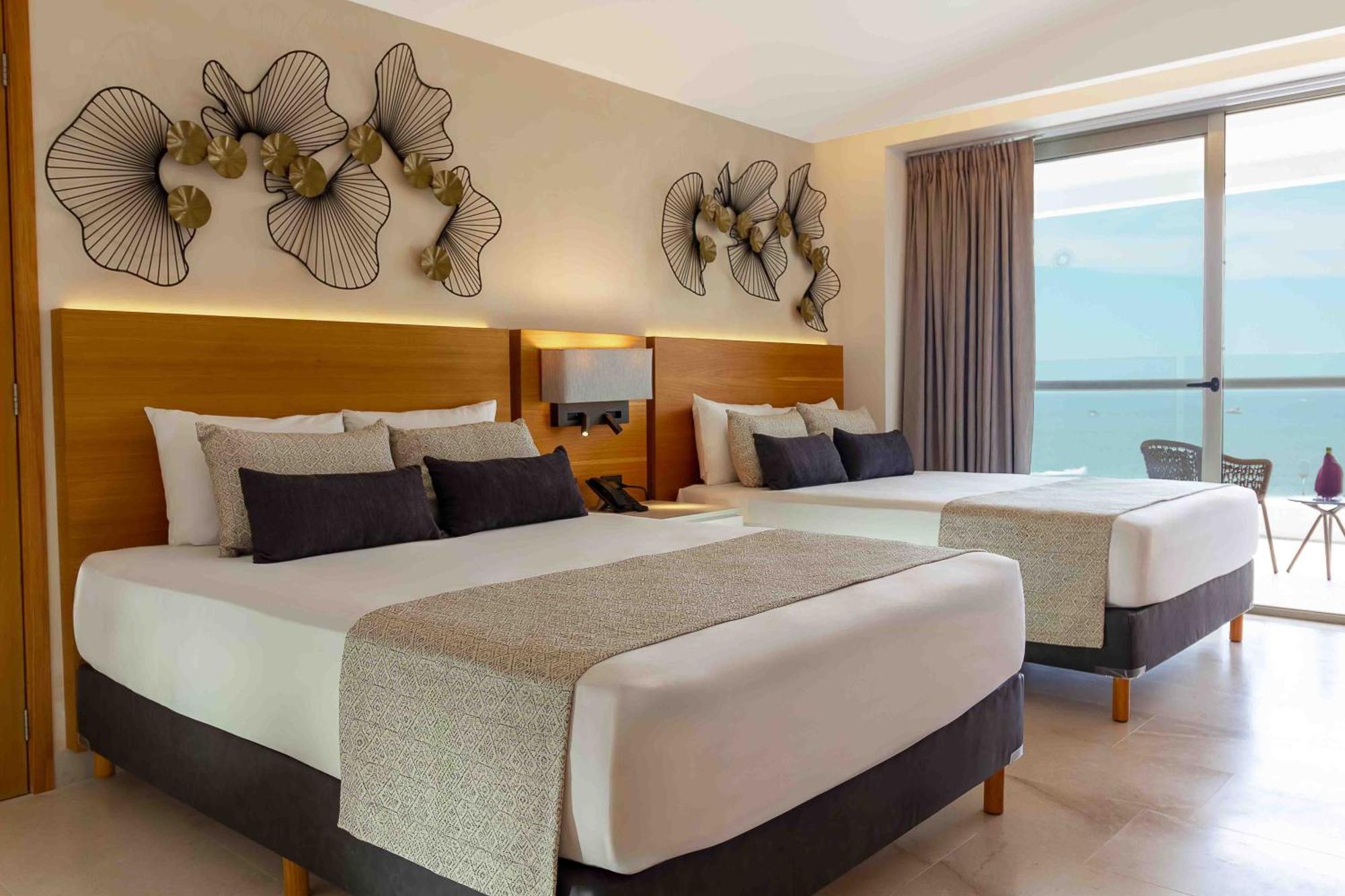 SUPERIOR DELUXE OCEANFRONT