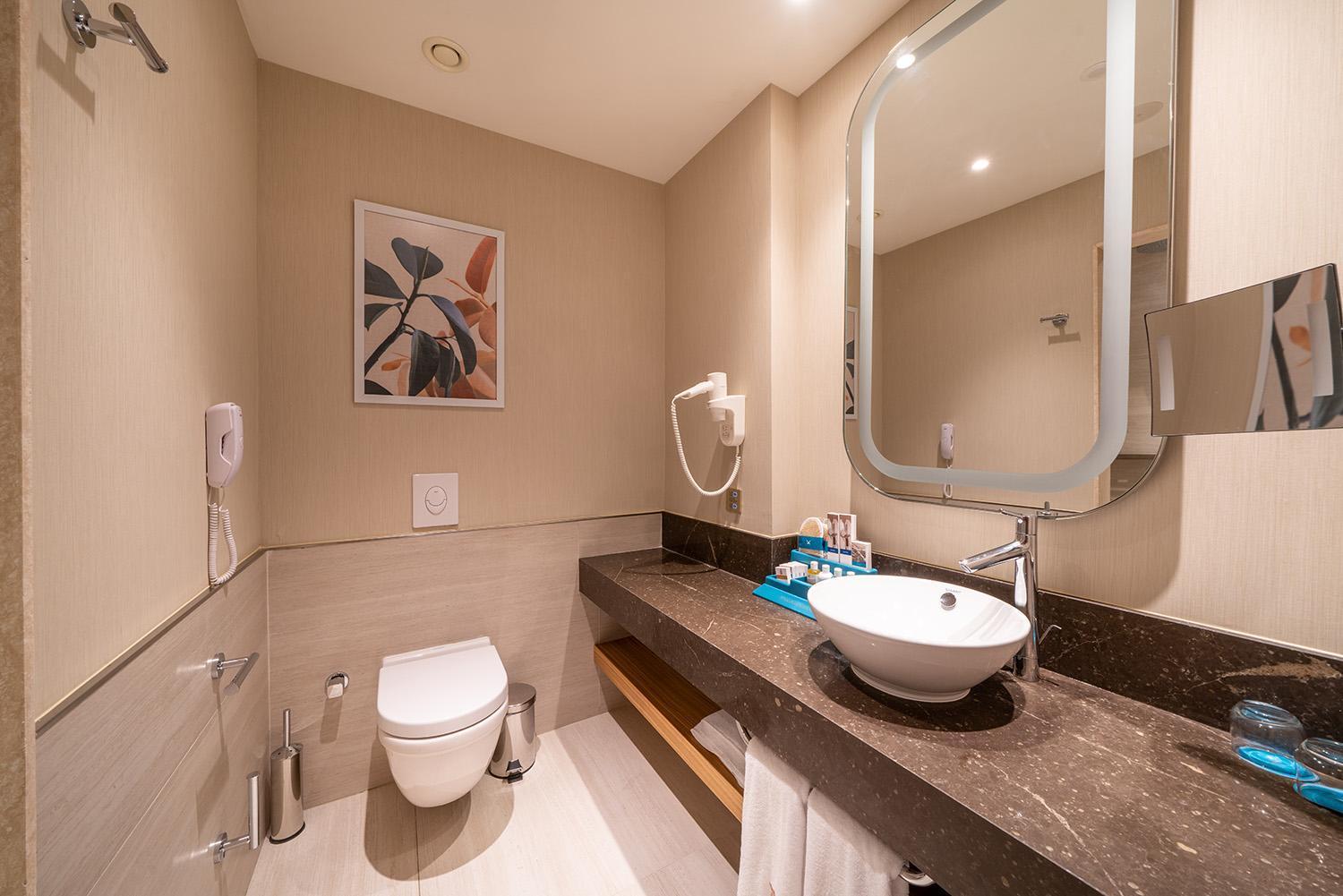 Large Room Pool Direct Access