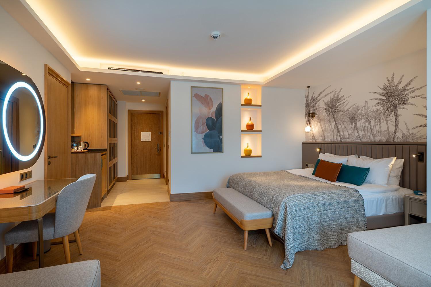 Large Room Pool Direct Access