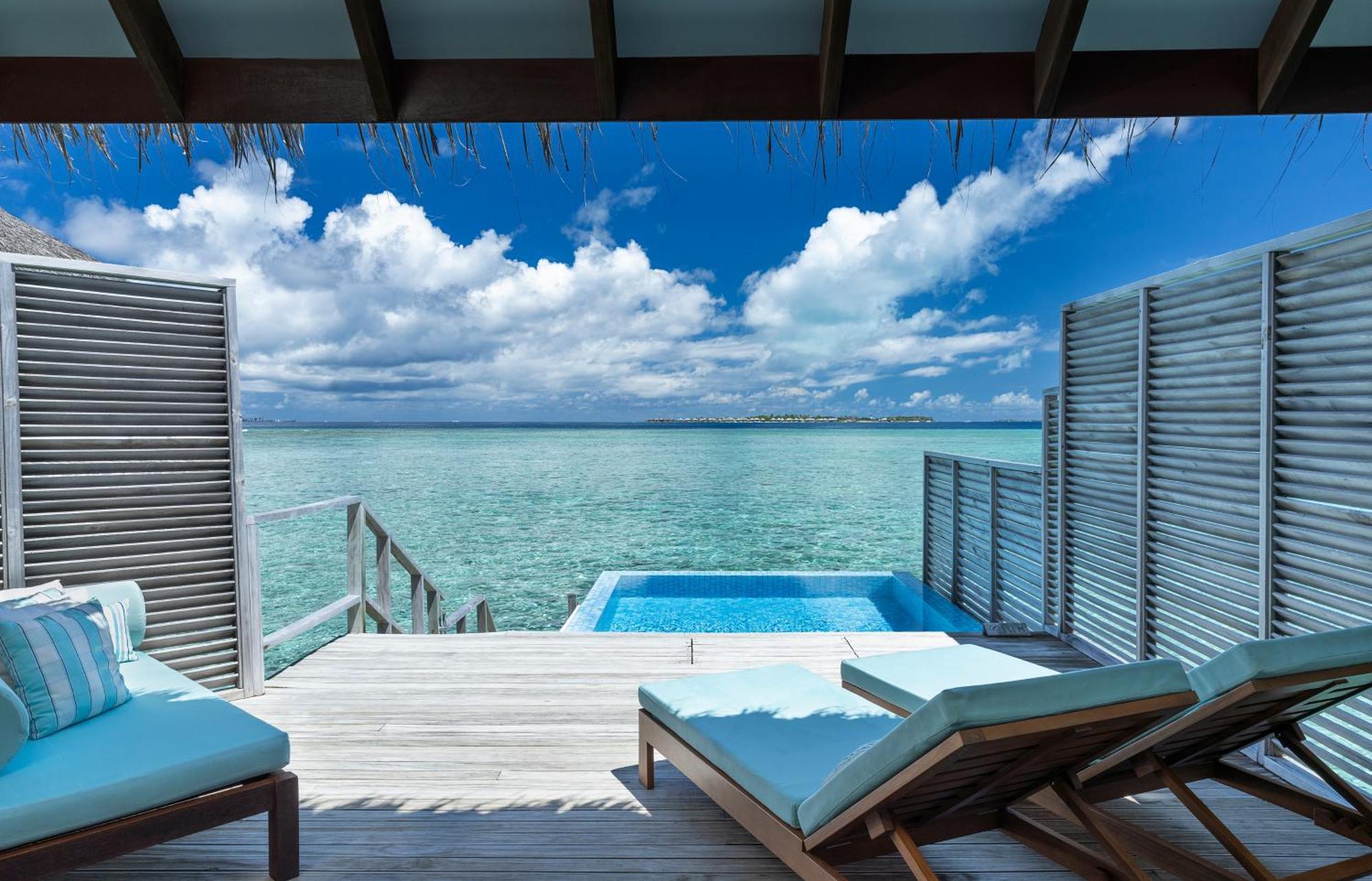Water Bungalow with Pool