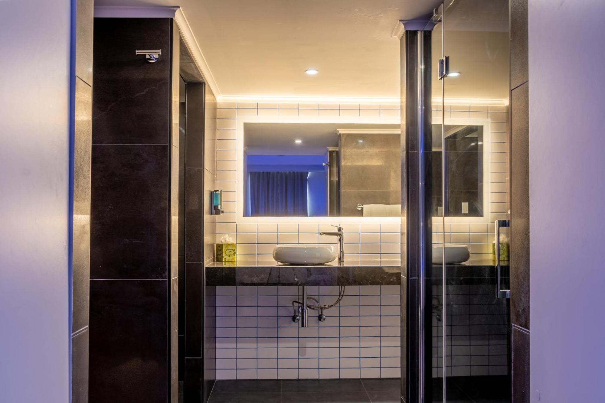 Premier King Suite