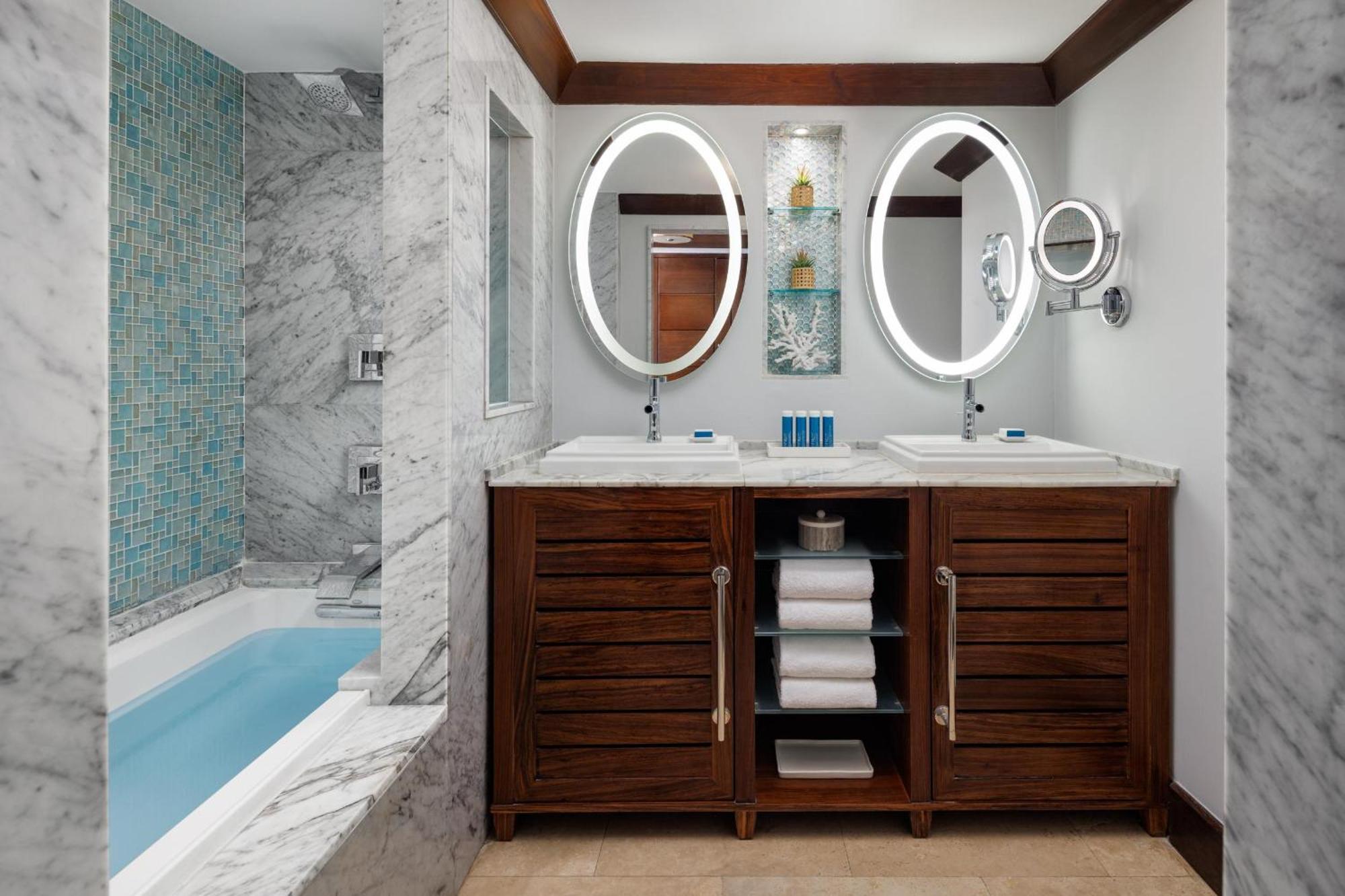 Beachfront Penthouse Club Level Suite Balcony Tranquility Soaking Tub