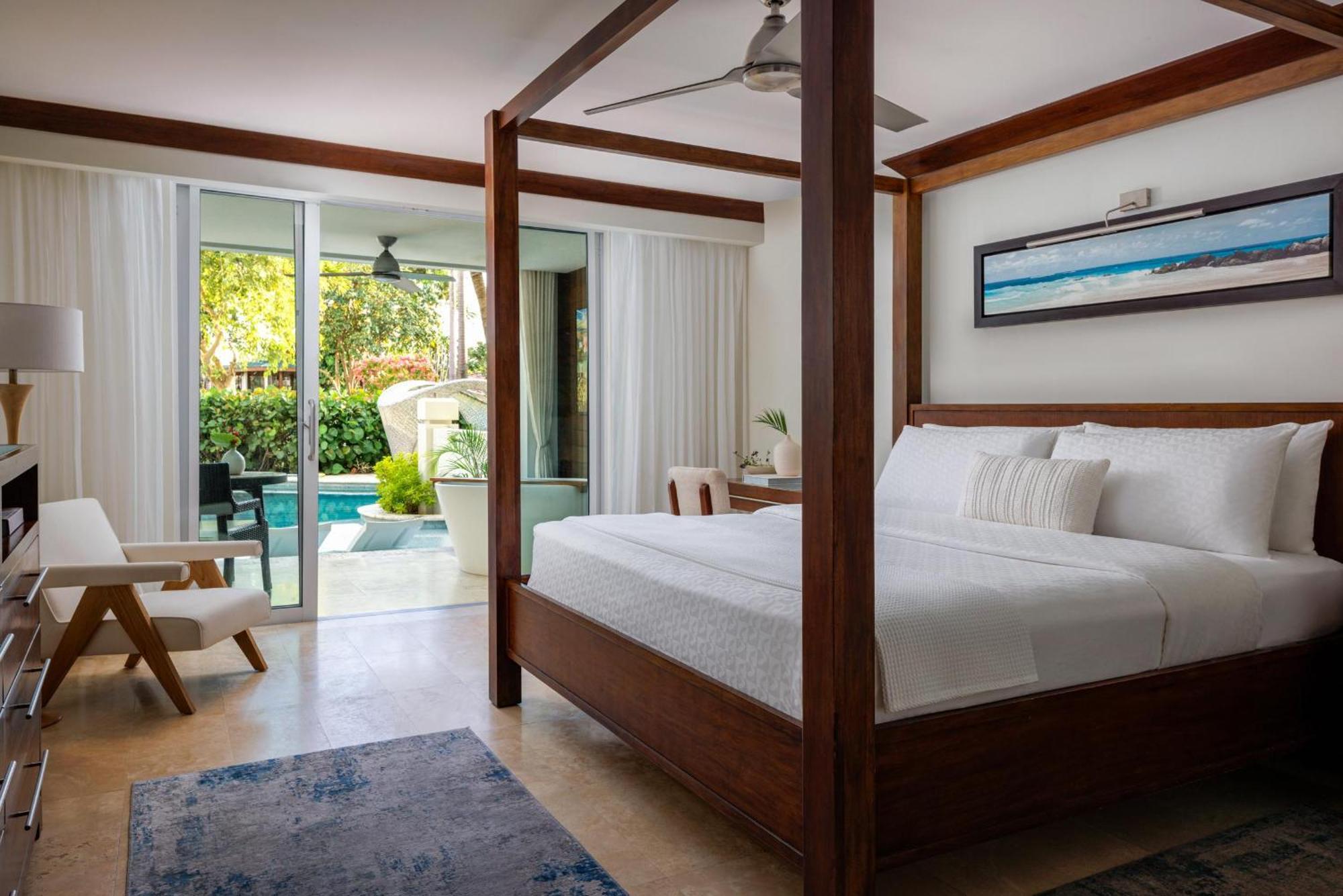 Crystal Lagoon Swim Up Club Level Luxury Room Patio Tranquility Soaking Tub