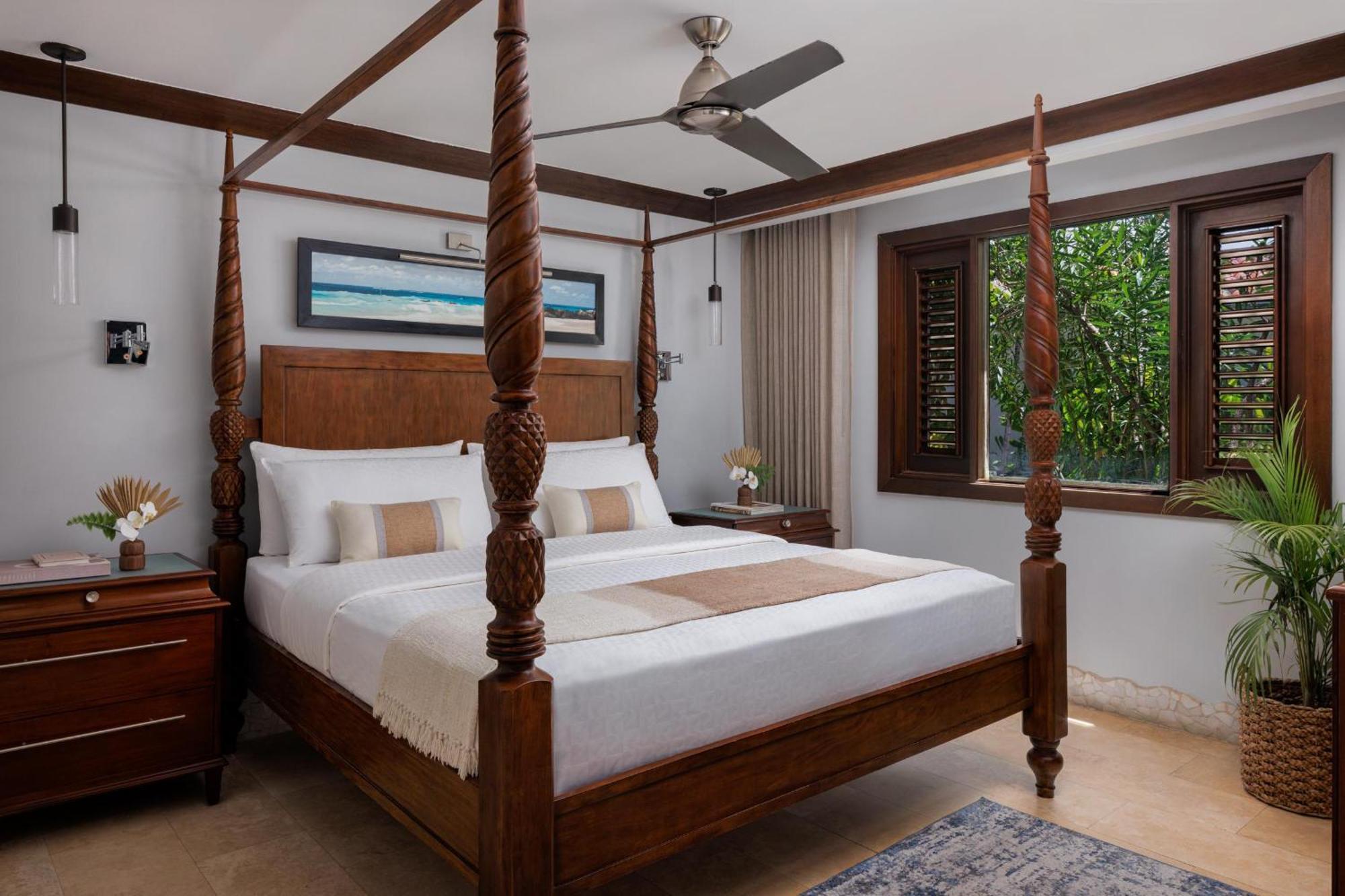 Crystal Lagoon One-Bedroom Butler Honeymoon Suite Balcony Tranquility Soaking Tub