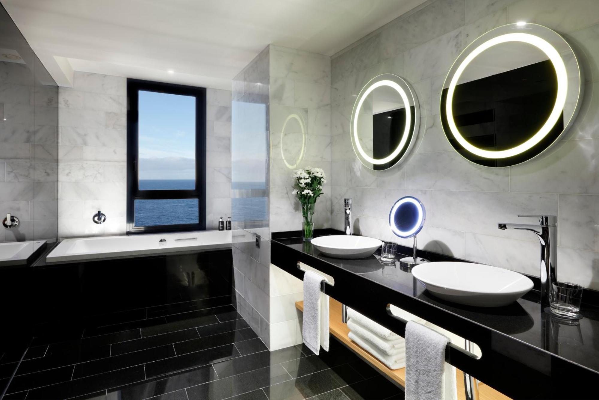 Platinum Suite