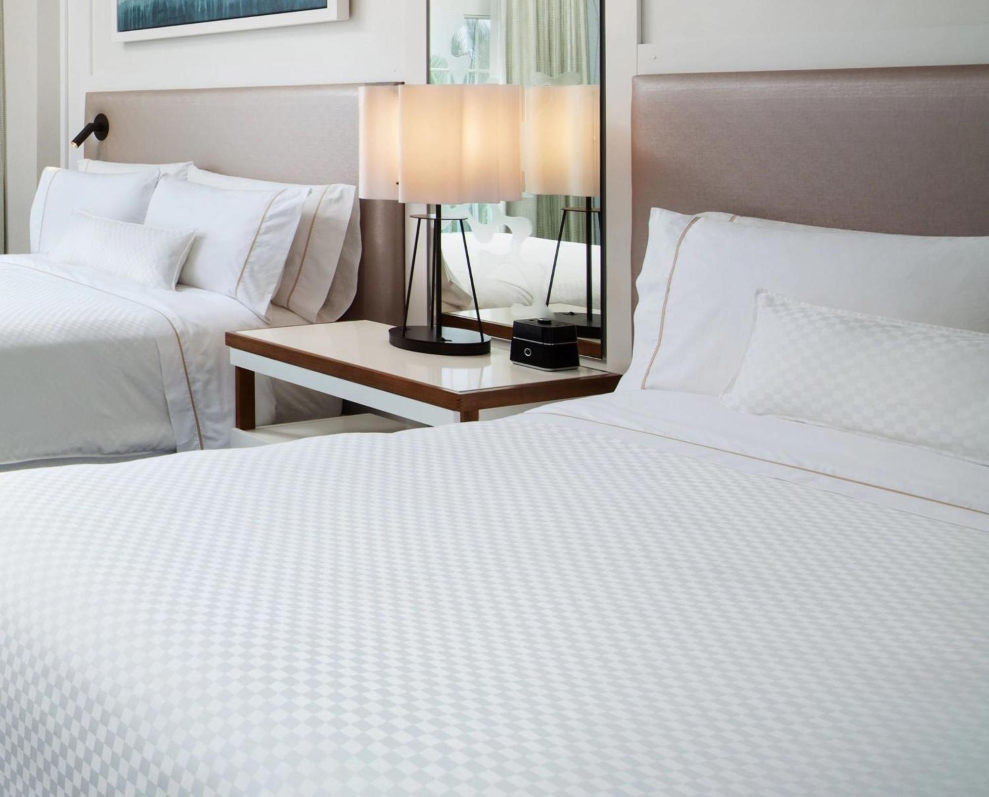 Ocean Pool Guest room 2 Double Sofa bed Pool view