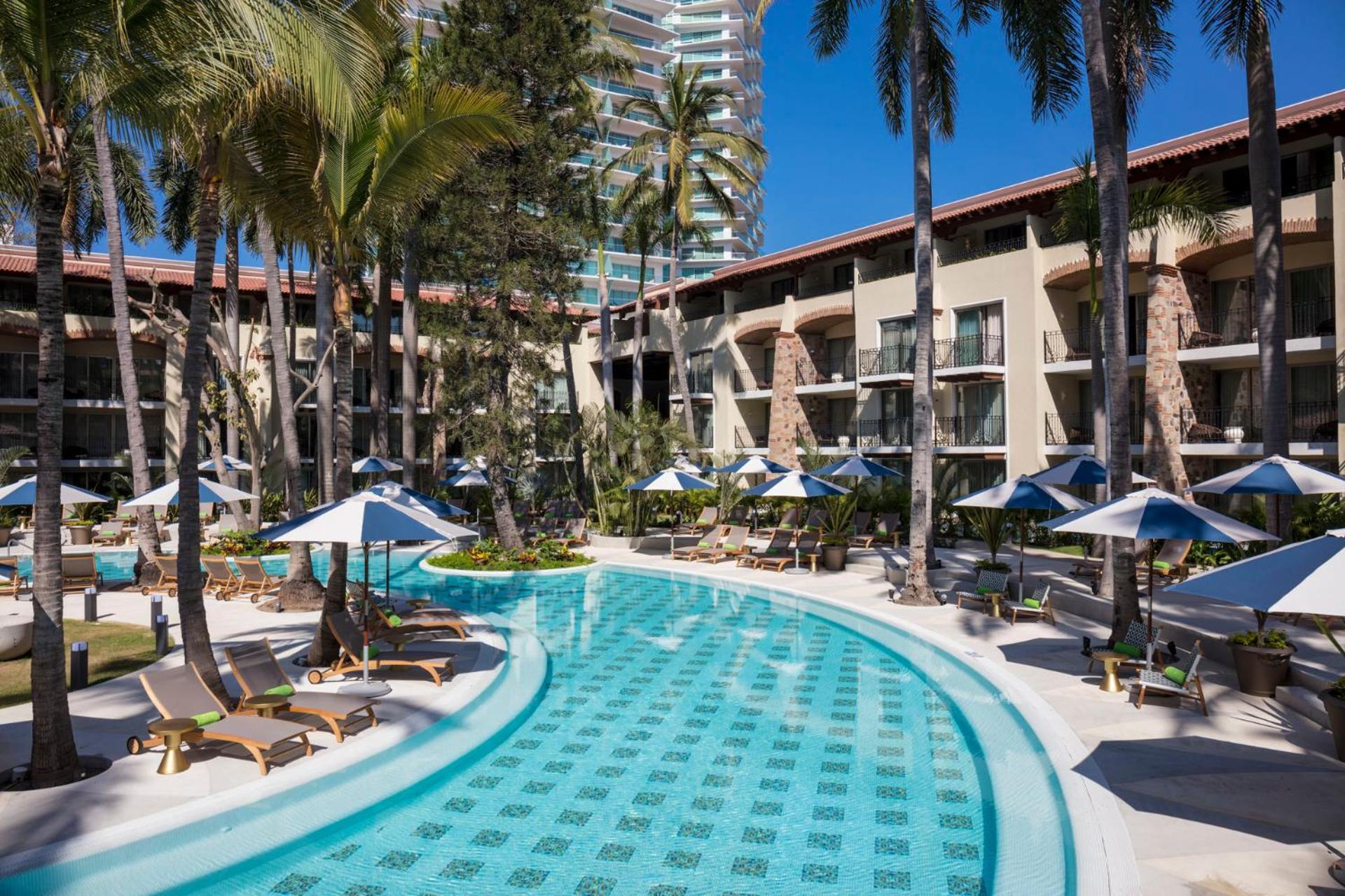 Junior Suite Pool View