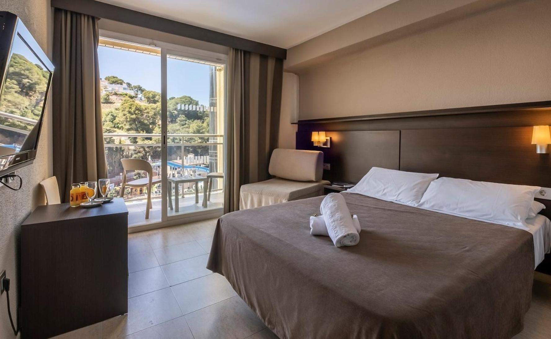 Double or Twin Room Pool View