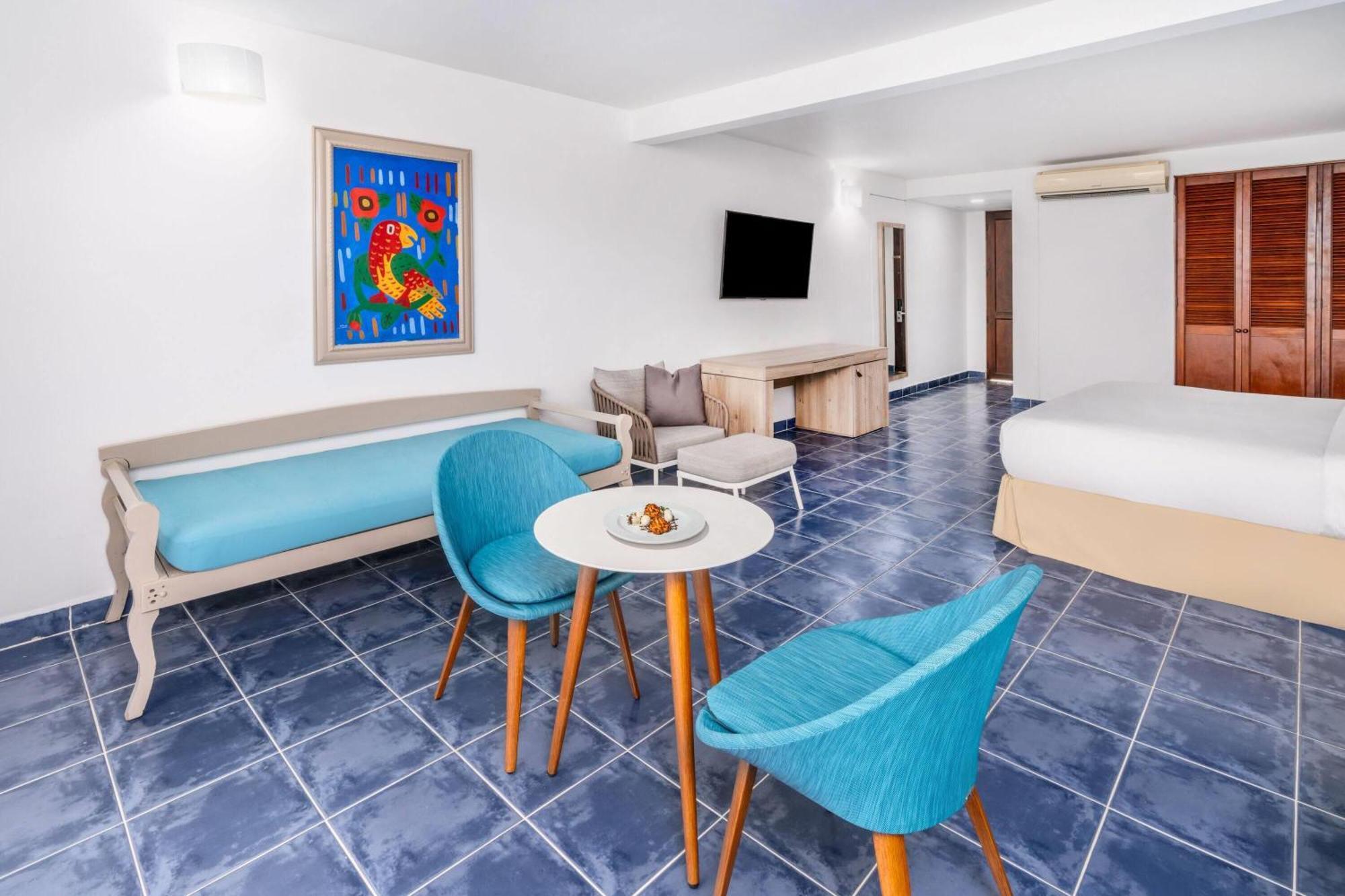 Ocean View Plus 1 King Bed