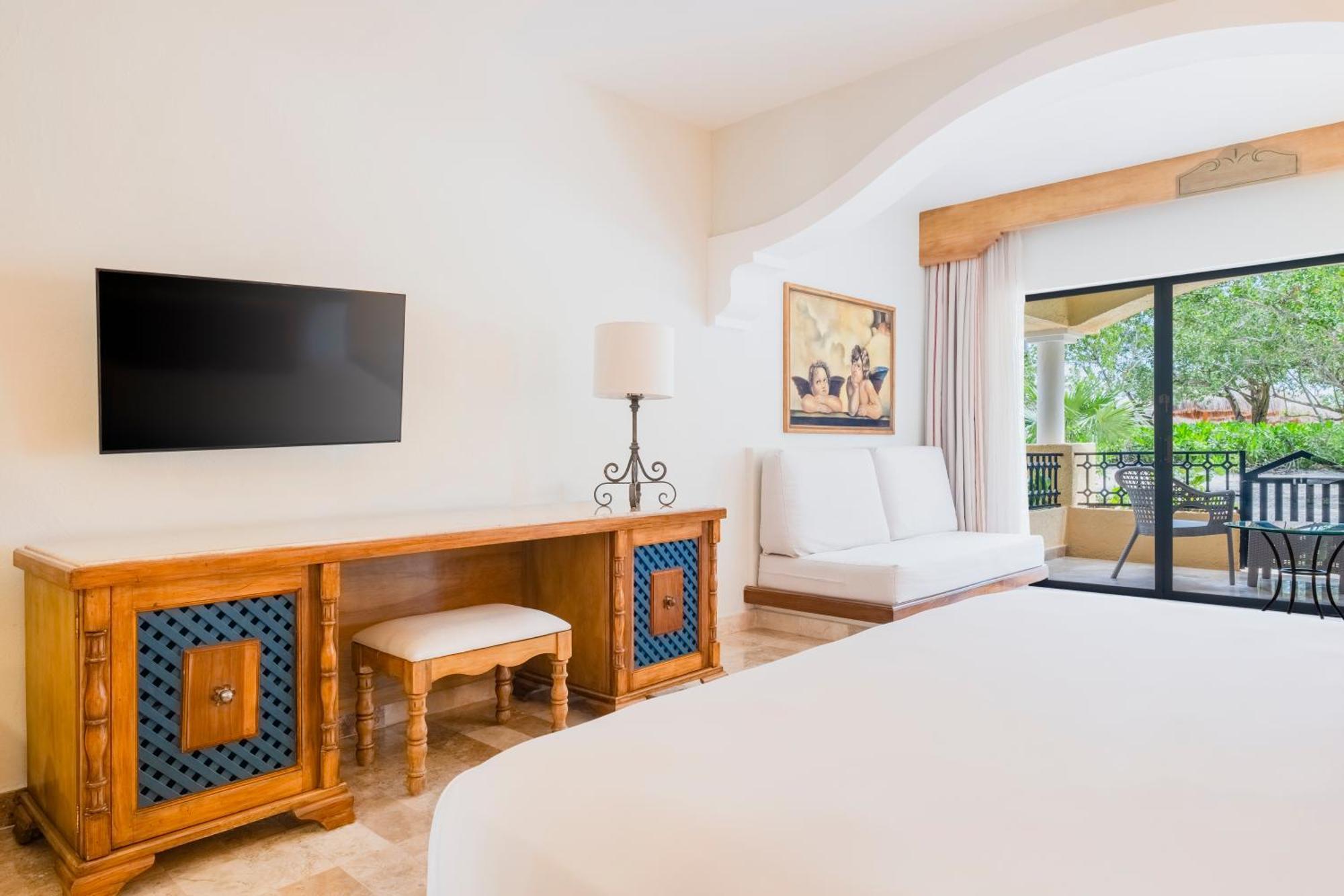 Junior Suite Beach Access