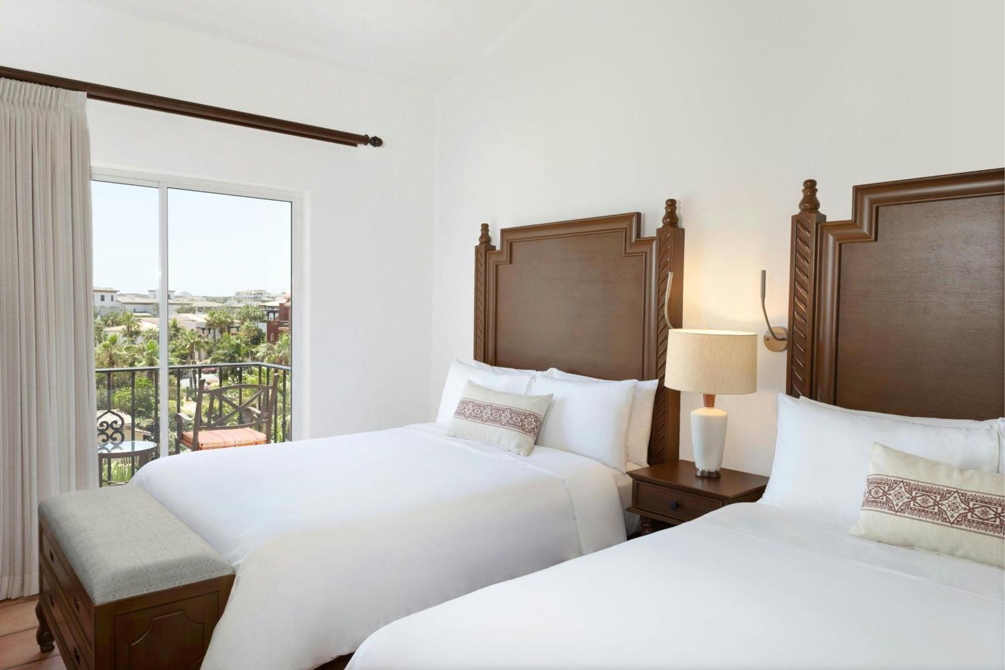 Bi-Level Deluxe Room Ocean View Balcony