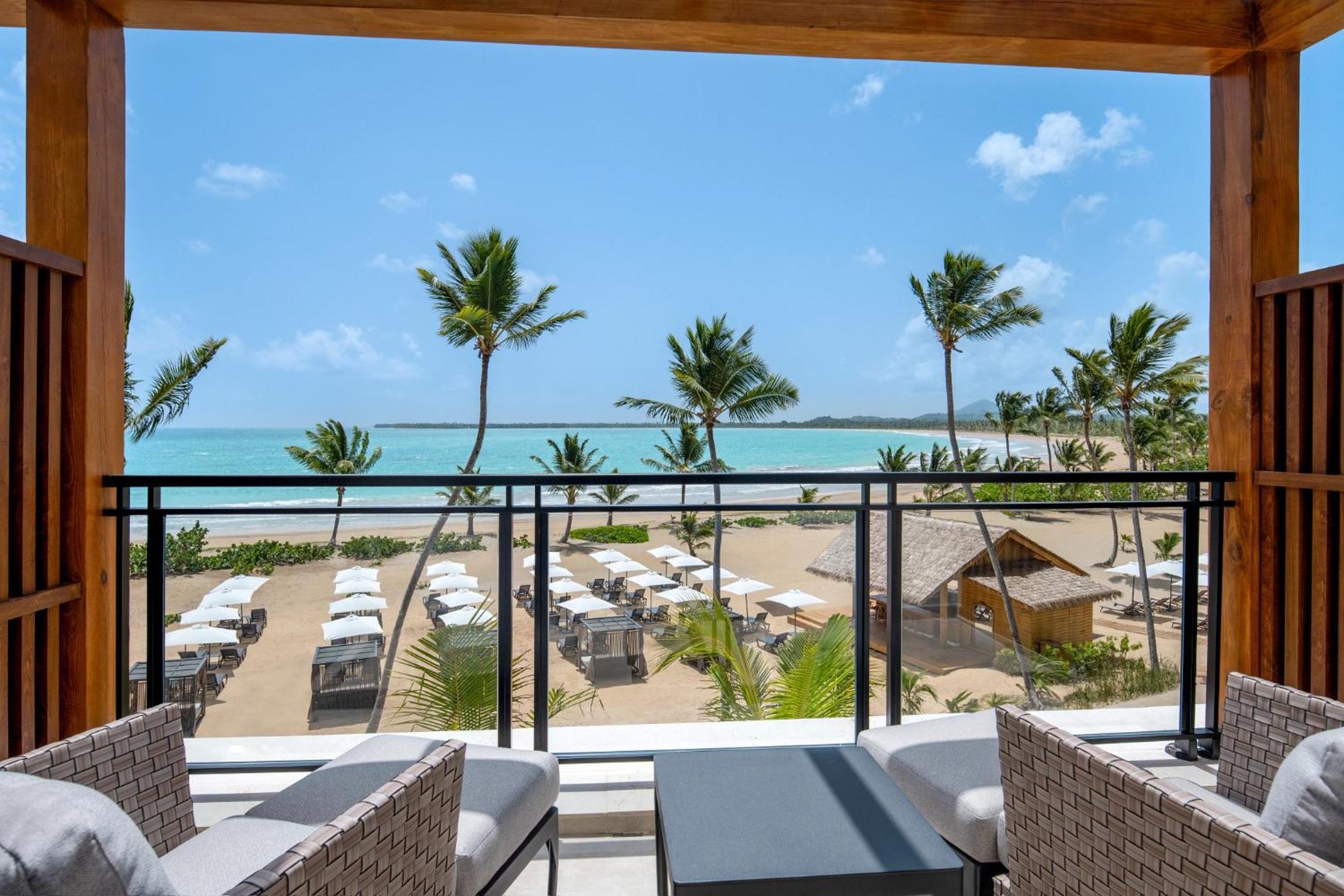 Preferred Club Junior Suite Ocean Front Double Bed