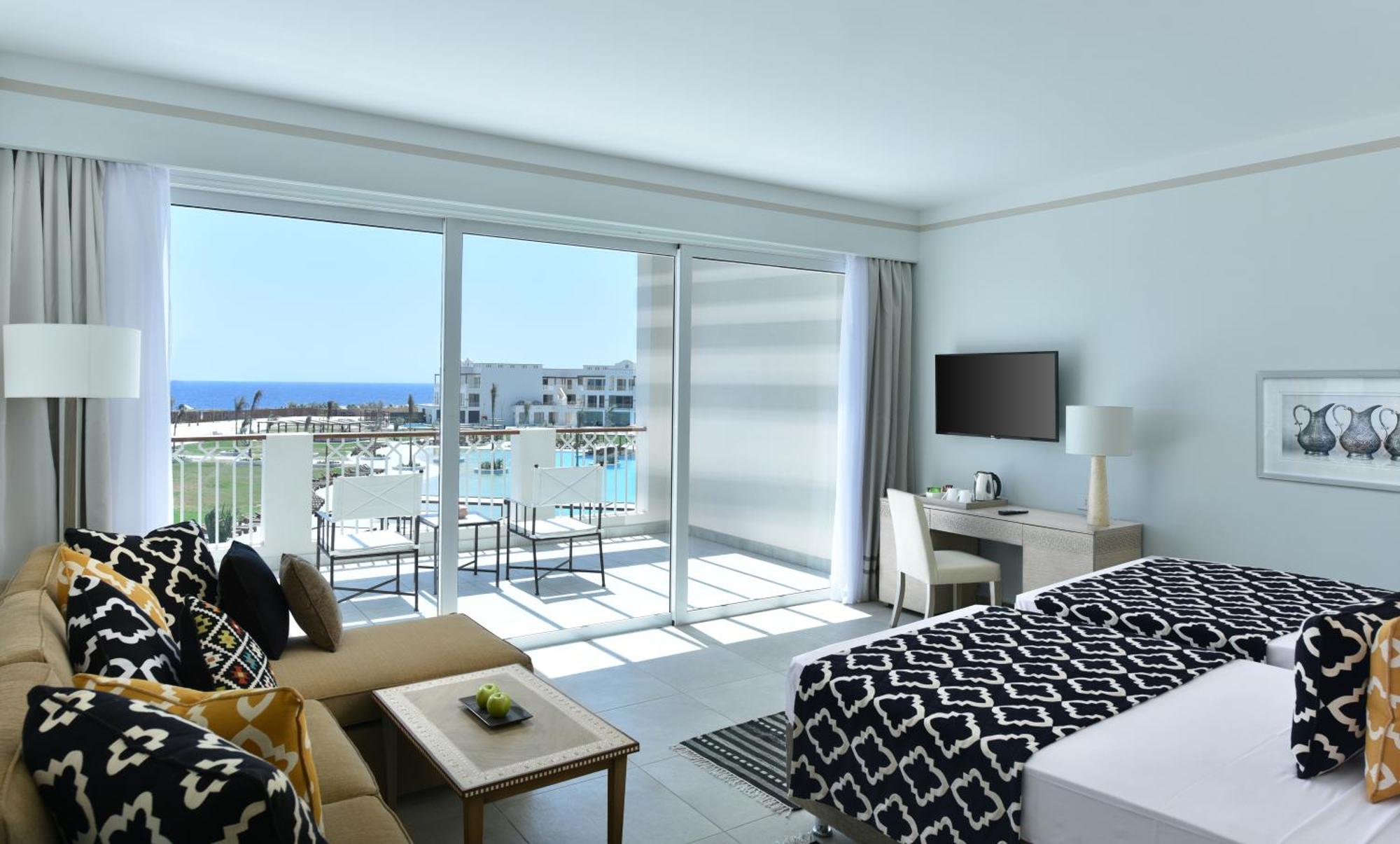 Deluxe Zimmer mit Queensize-Bett oder 2 Einzelbetten, Meerblick und direktem Poolzugang