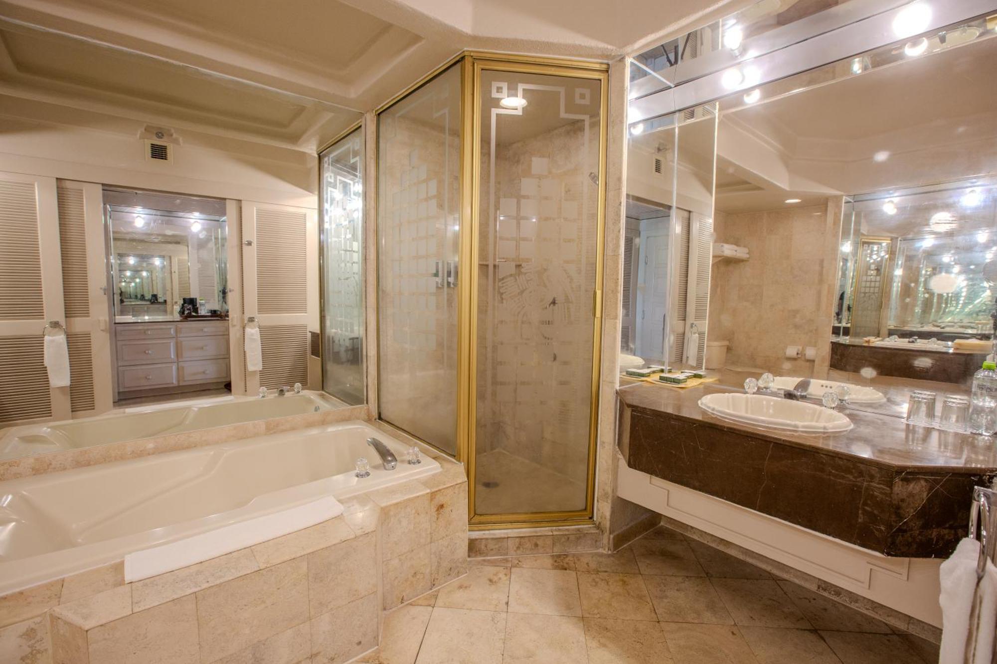 Junior Suite Deluxe Ocean View