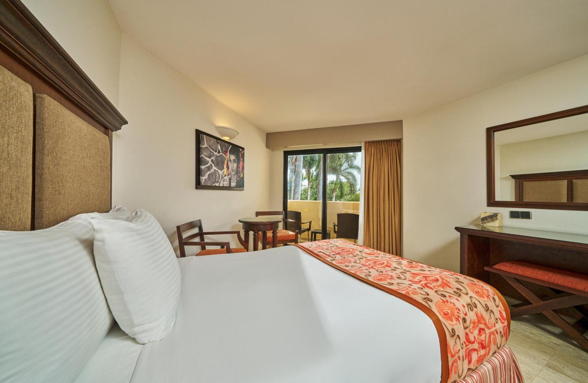 Deluxe Panoramic Ocean View