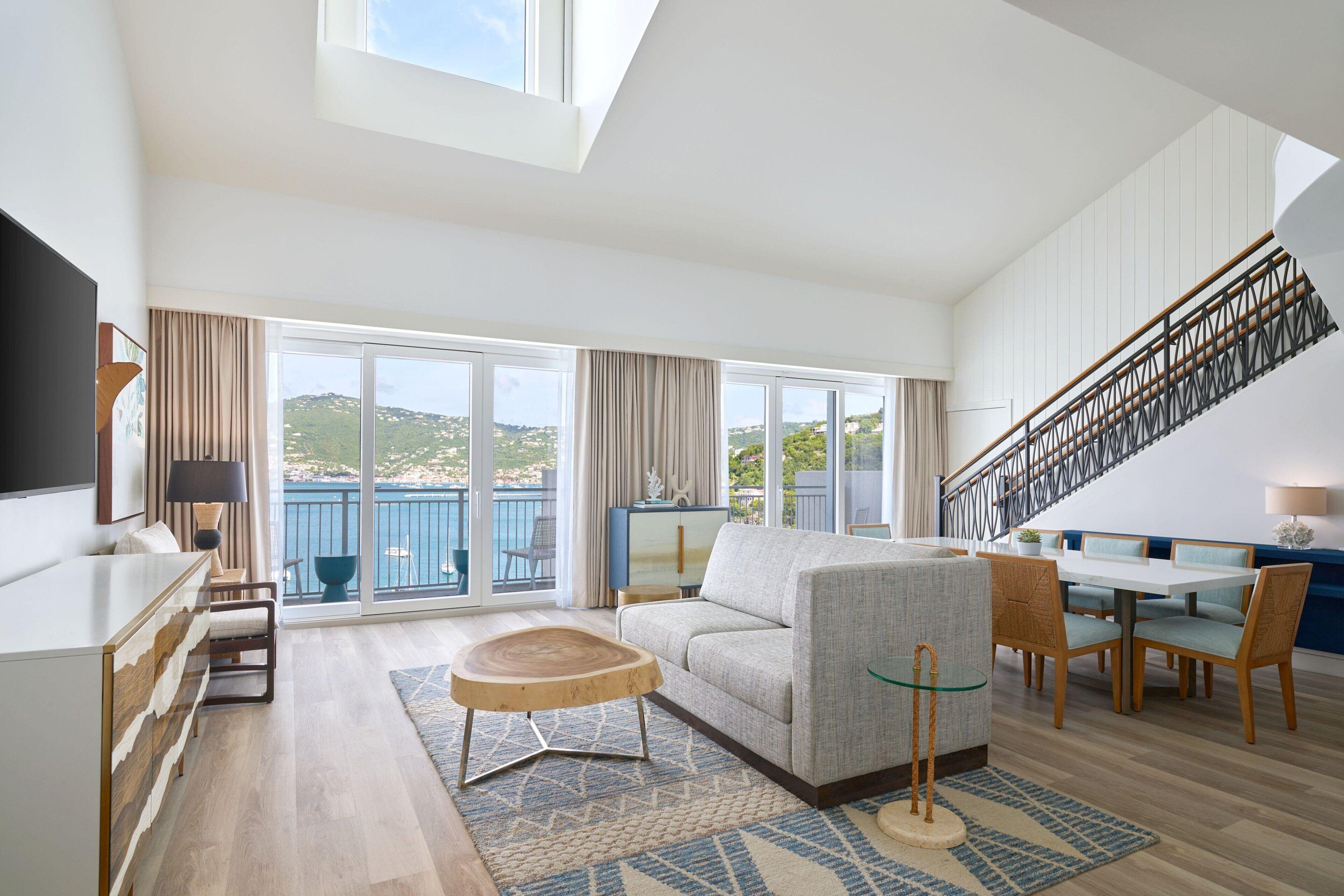 One-Bedroom Governors King Suite Sofa Bed Balcony