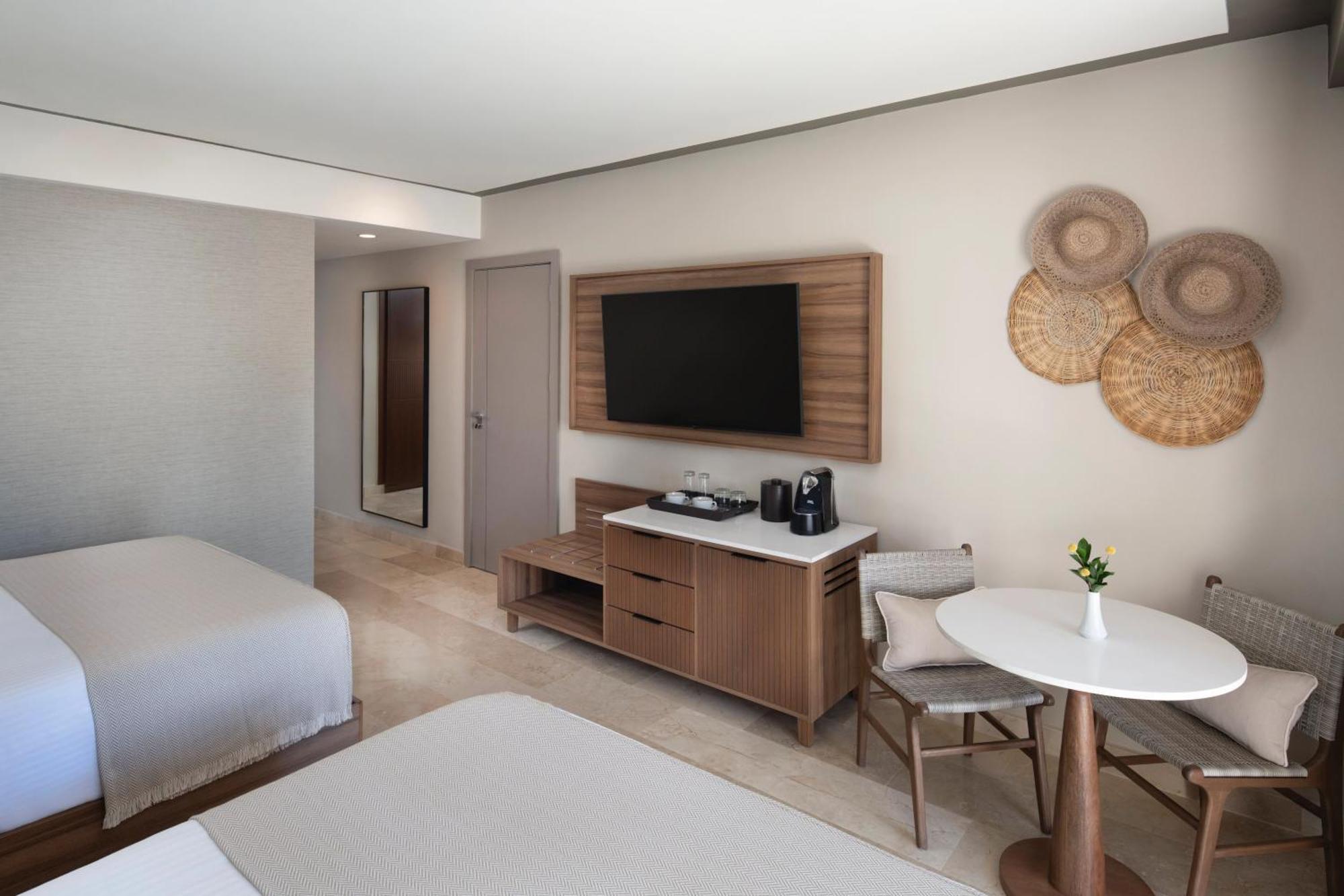 Double Room,1746873442:JPEG