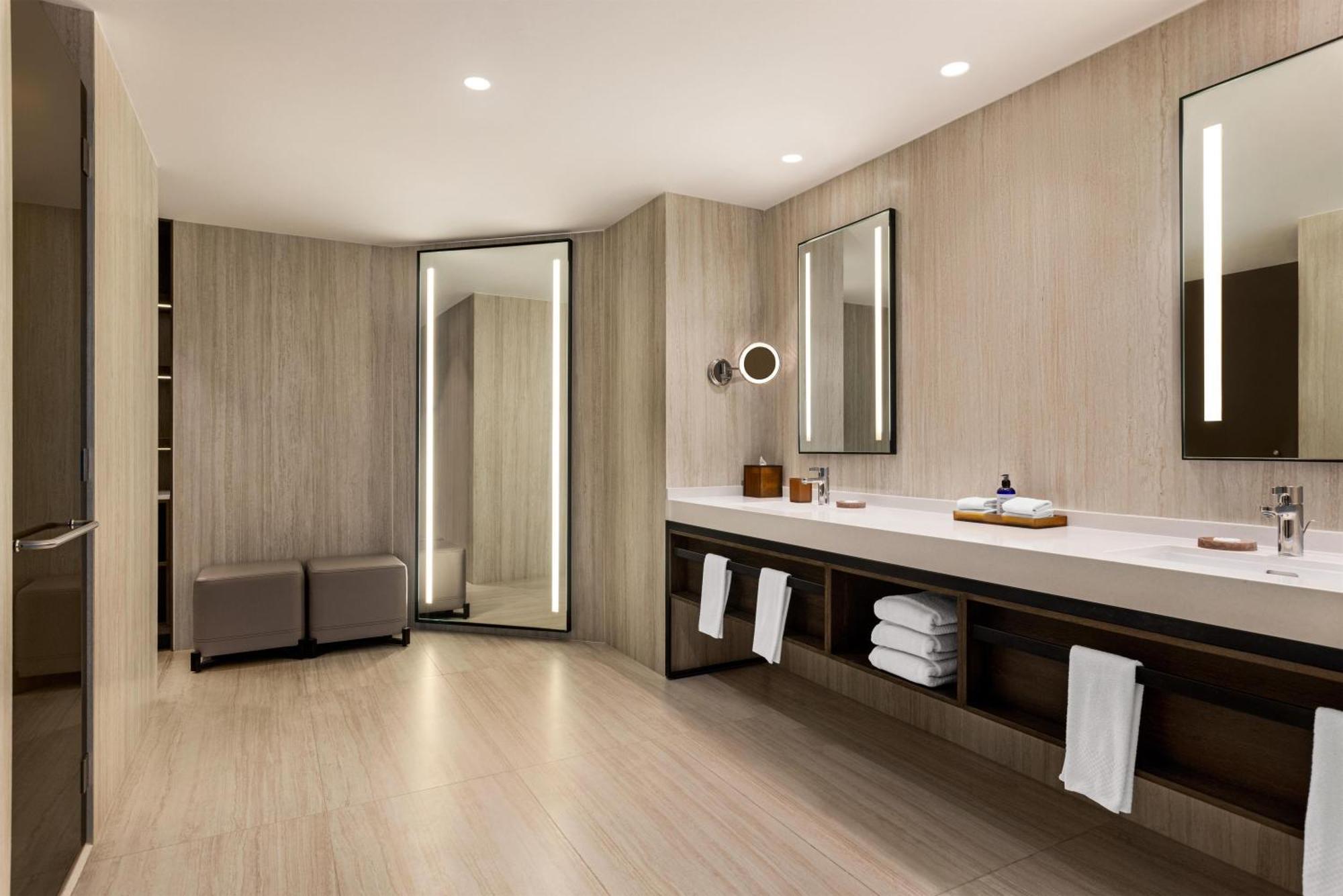 Master Suite - Oceanfront