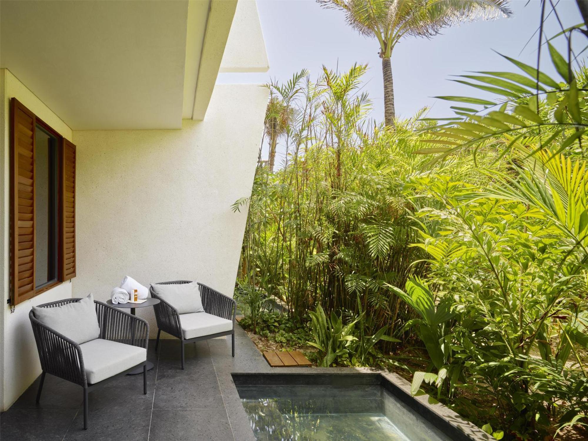 King Suite Tropical View