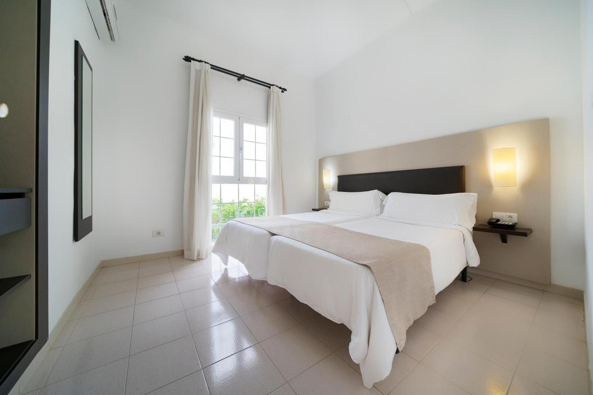 One-Bedroom Apartment,1758295543:JPEG