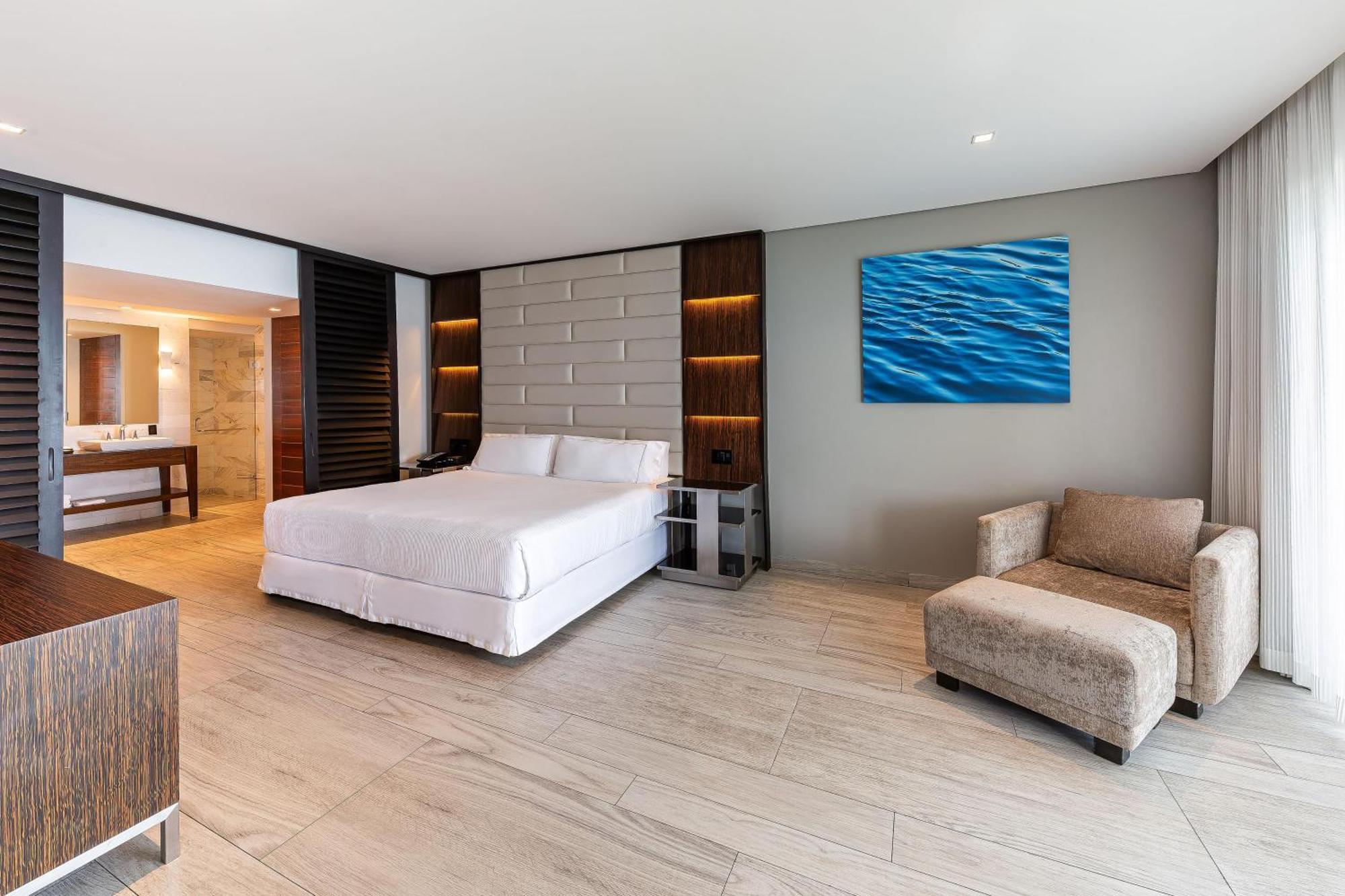 Oceanfront Master King Suite