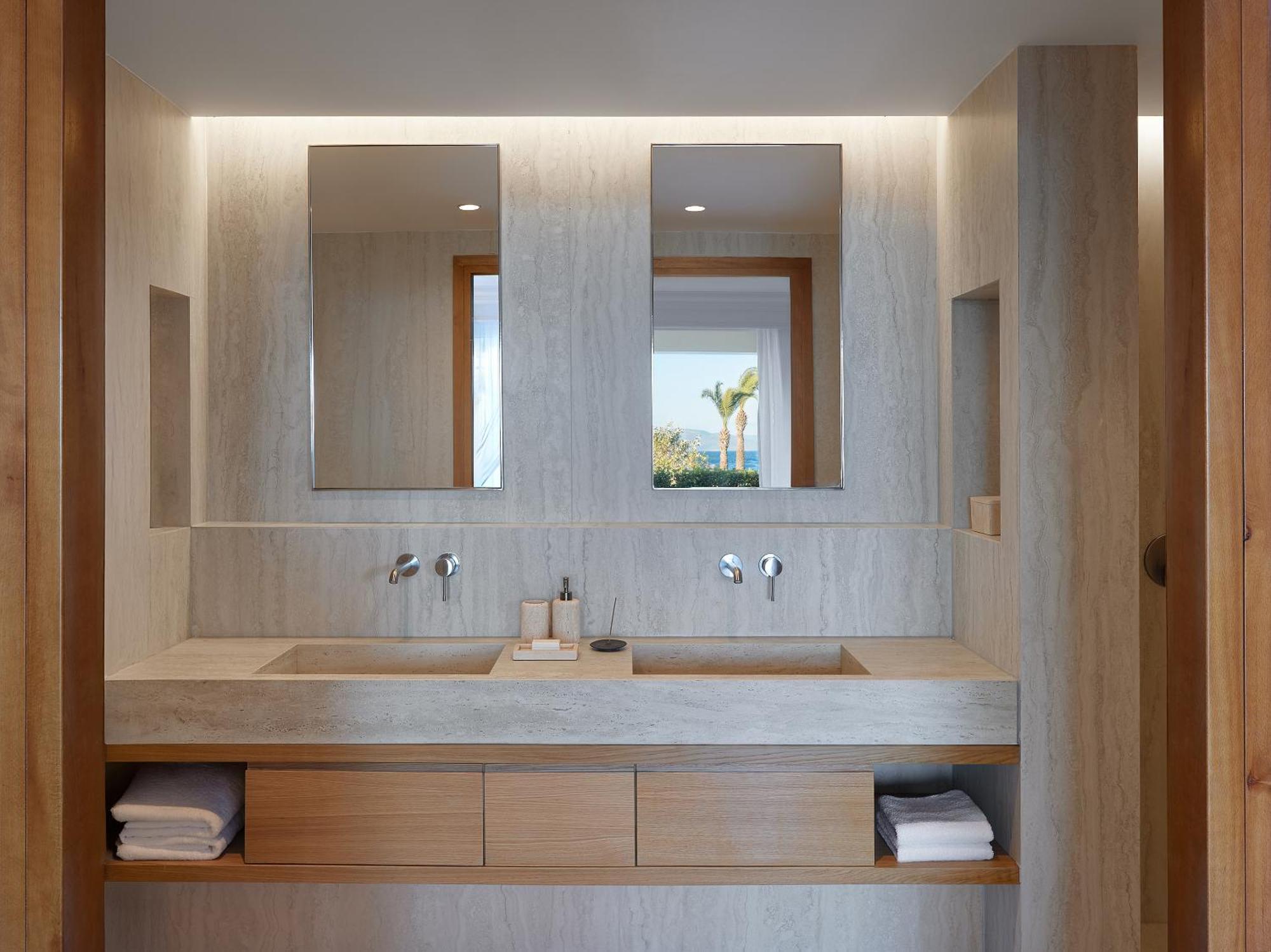 Luxury Family Suite Sharing Pool with Balcony