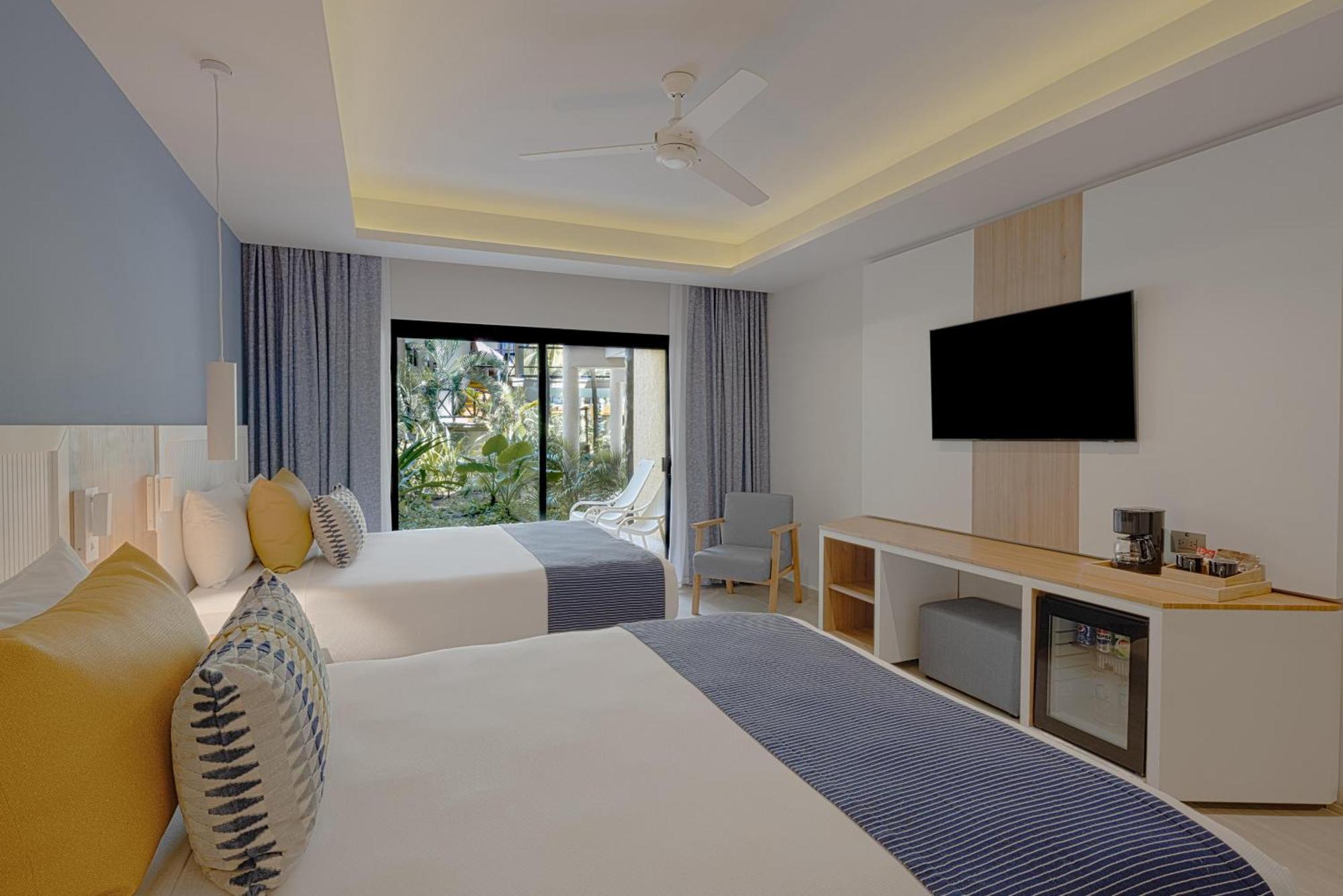 Premium Deluxe Room,1765167157:JPEG