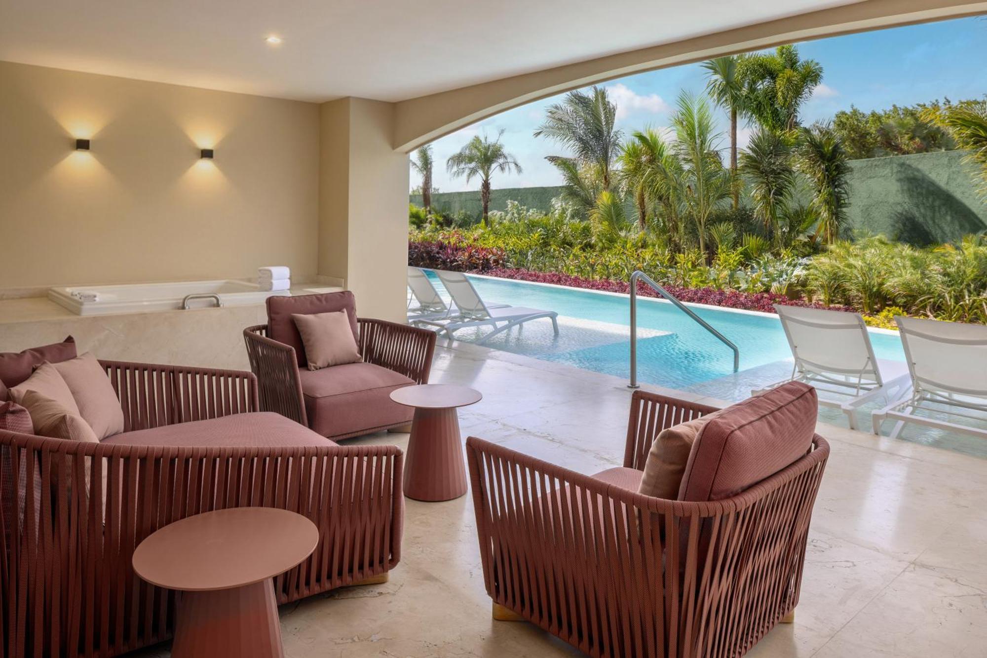 Grand Four Bedroom Swim-up Villa