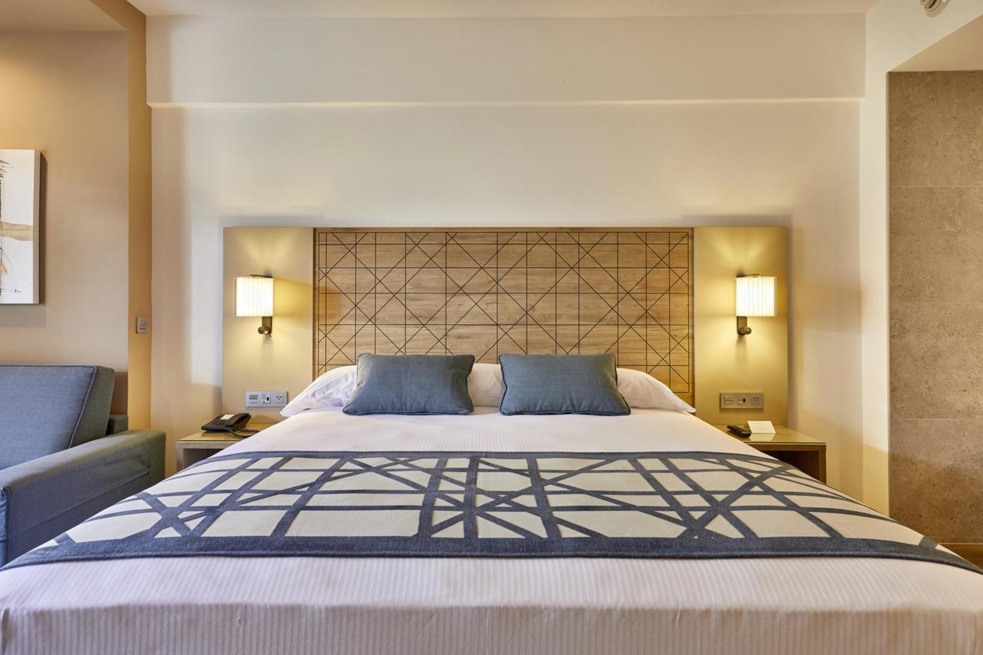 Junior Suite Partial Ocean View