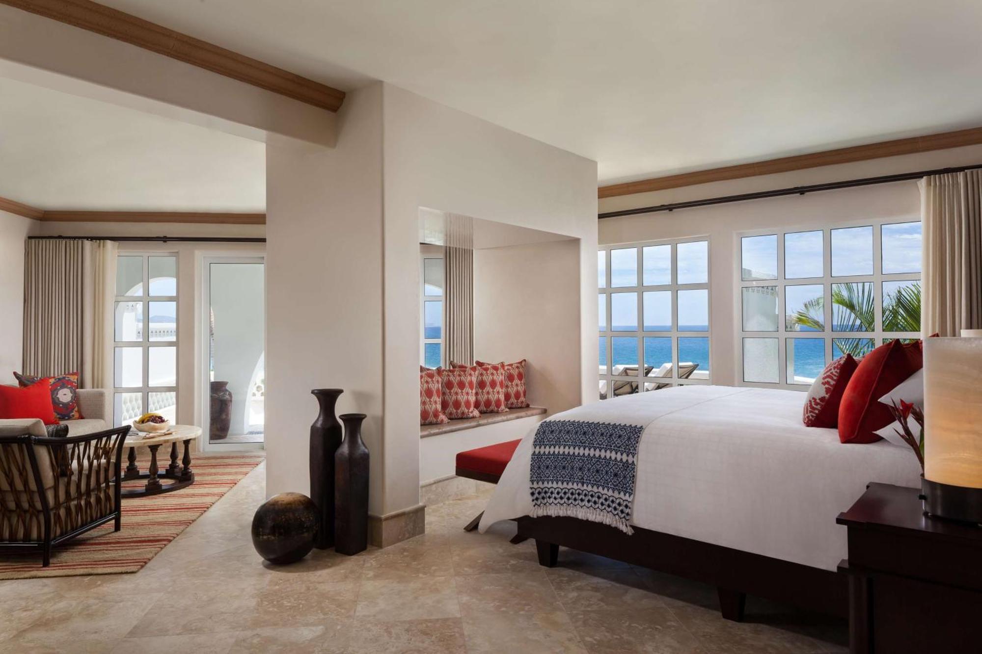 Oceanfront Palmilla Room King Bed