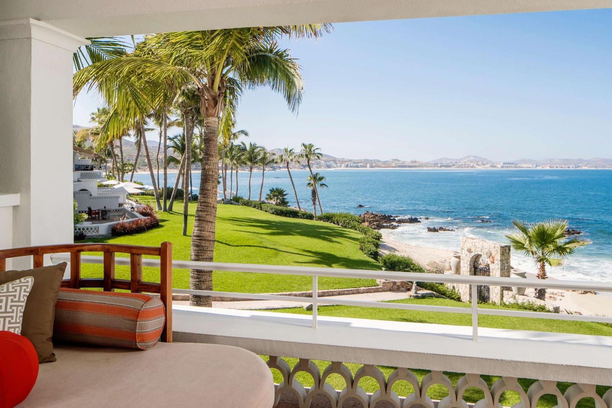 Oceanfront Palmilla Room King Bed
