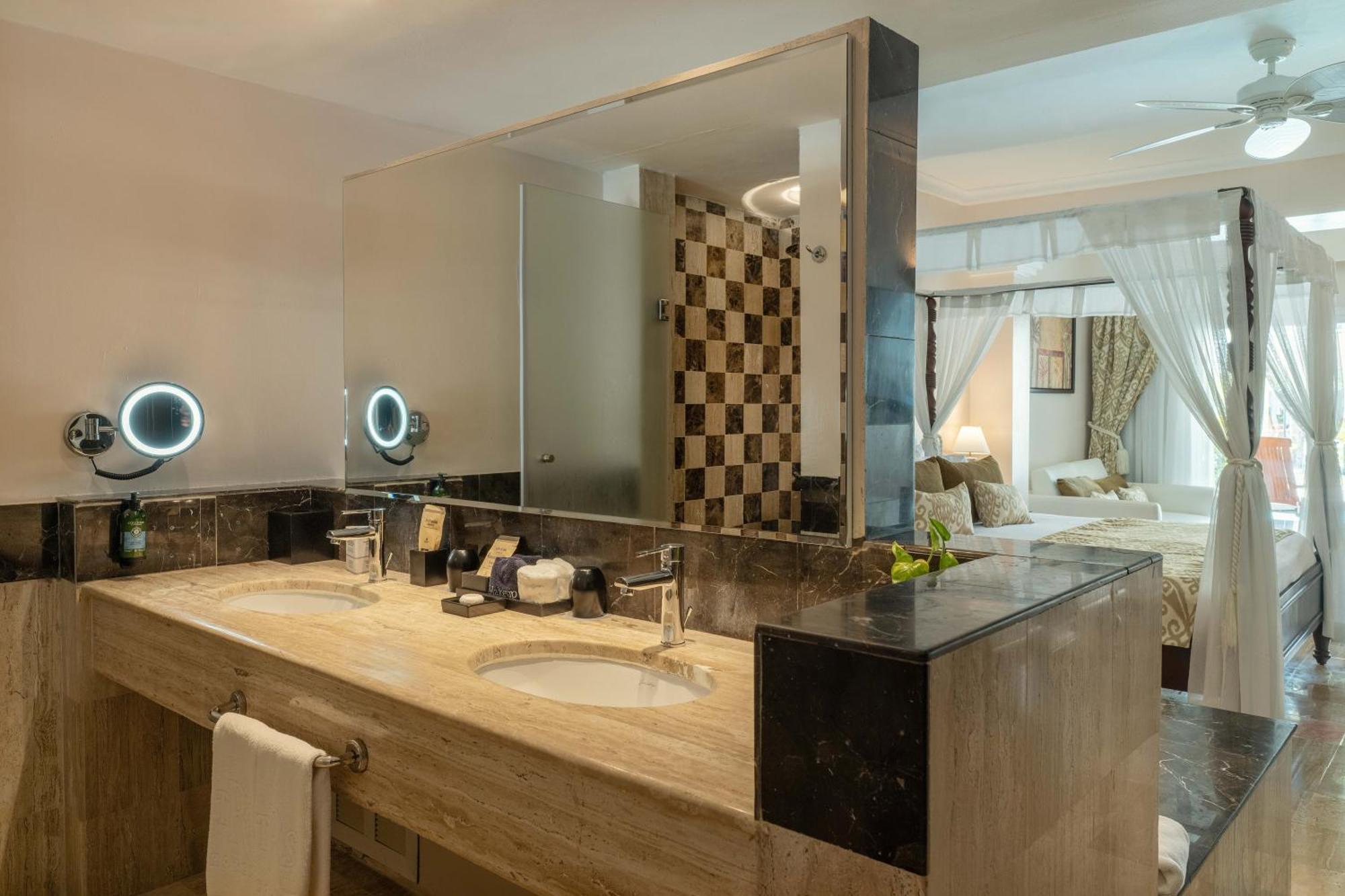 Junior Suite Swim Out