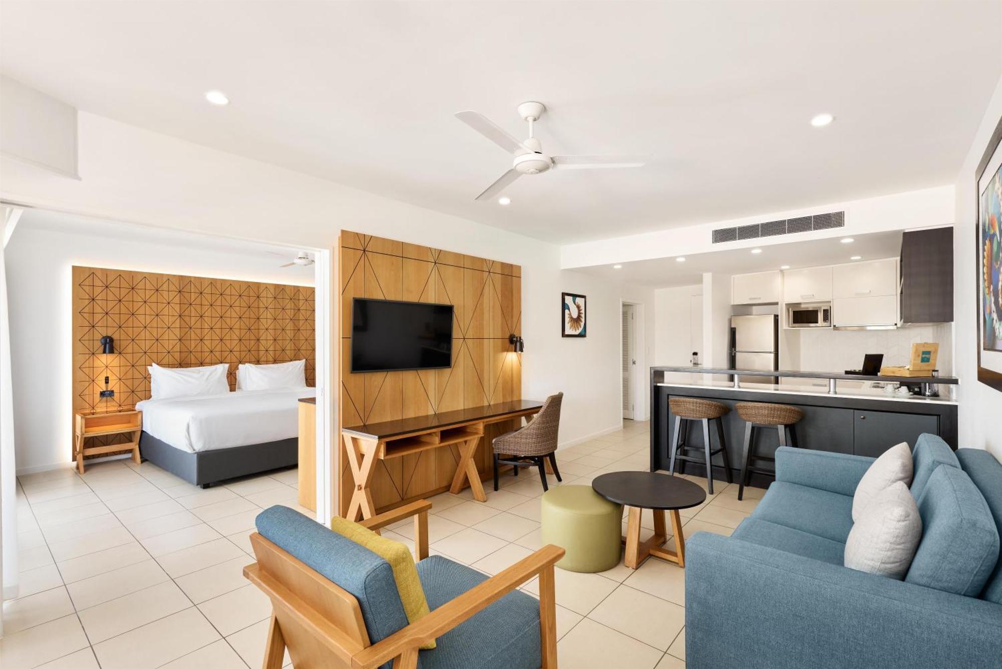 Garden Courtyard One-Bedroom Suite