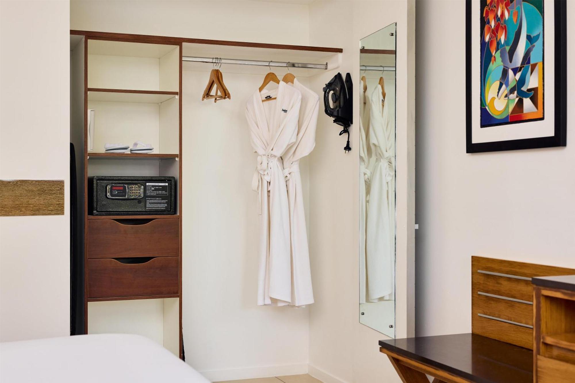 Courtyard Two-Bedroom Family Suite