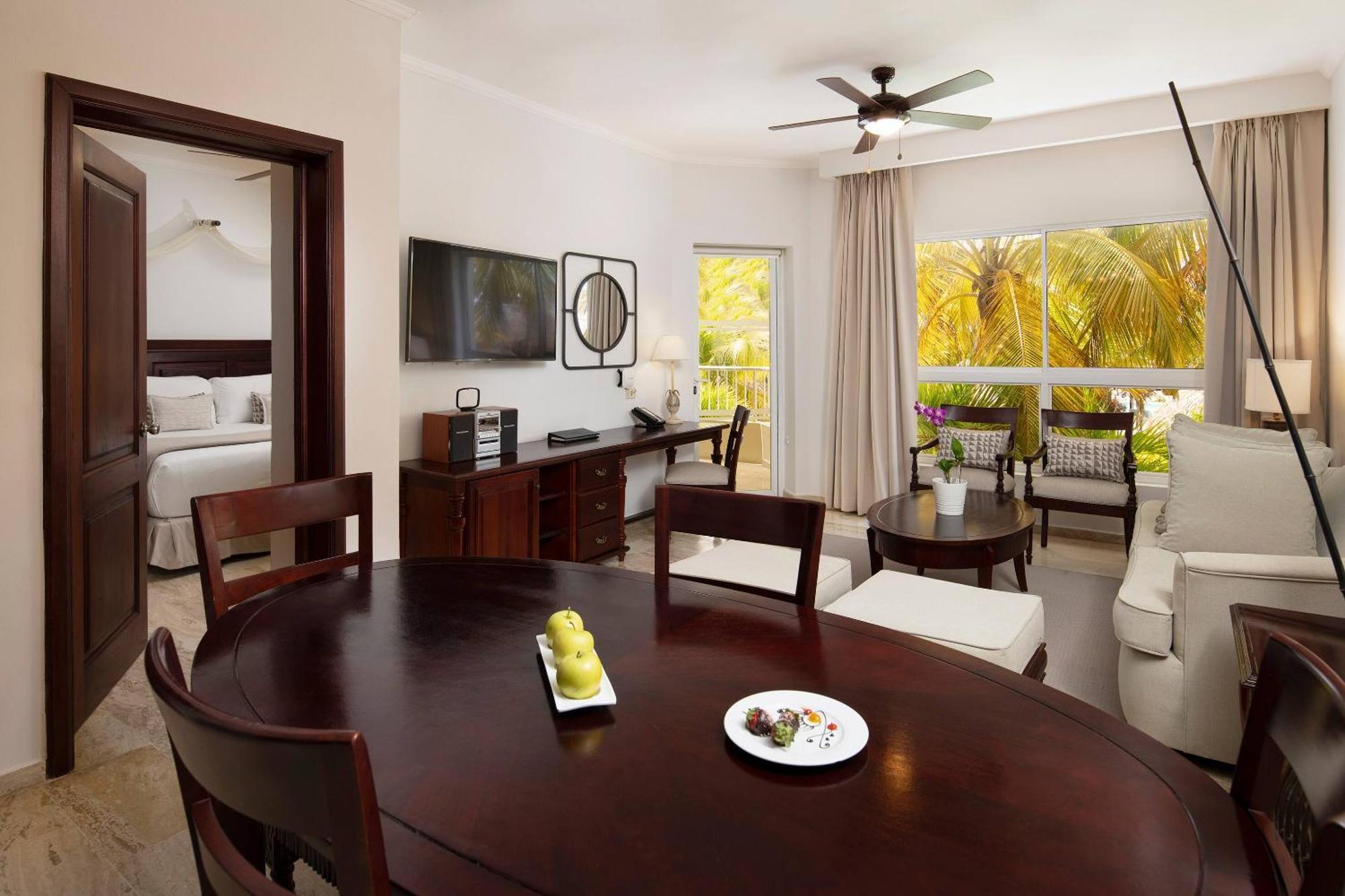 The Level Master Suite Garden View