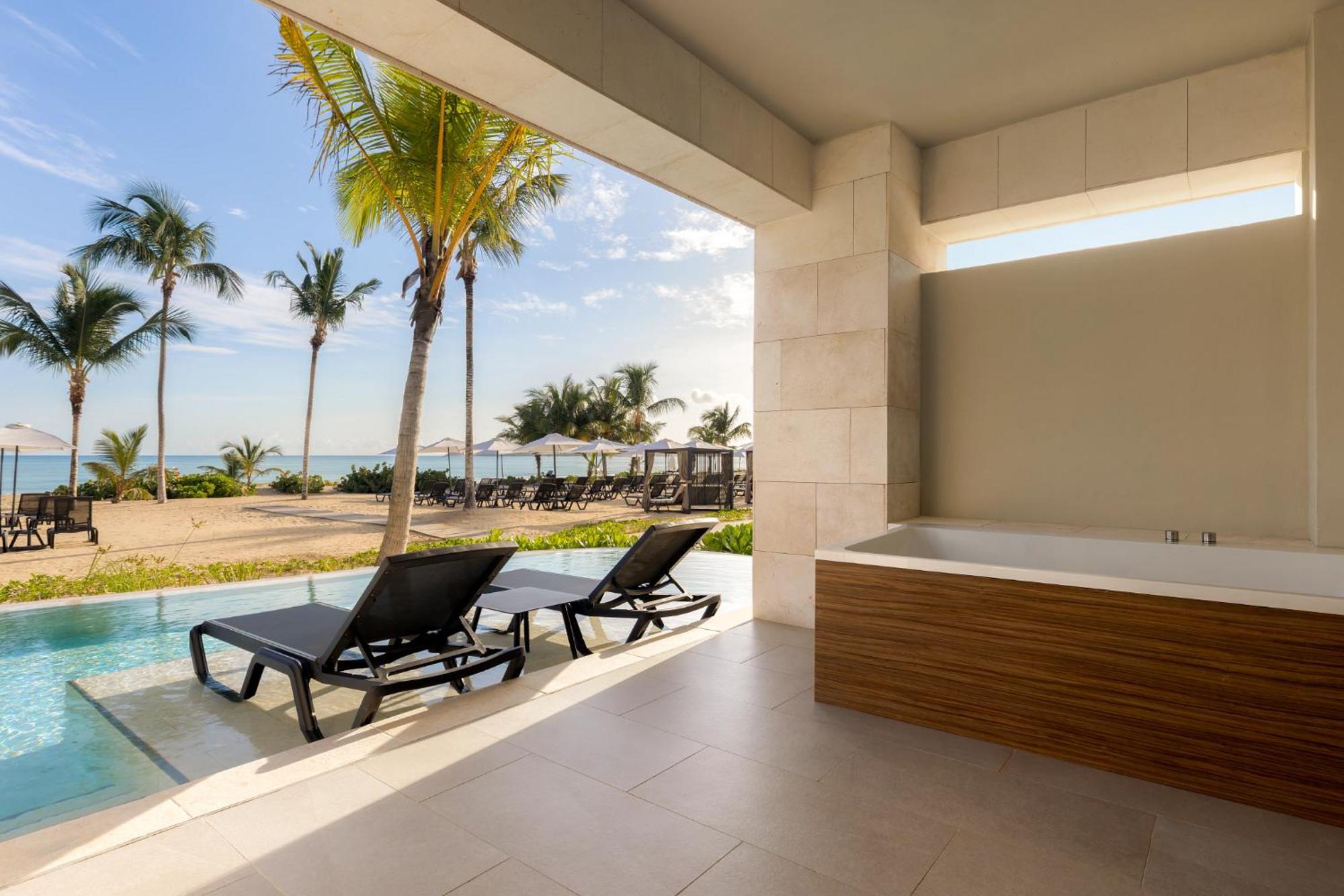 Preferred Club Master Suite Ocean Front Swimout
