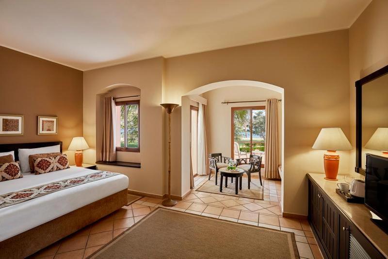 Deluxe, Queen or Twin Bed, Sea View
