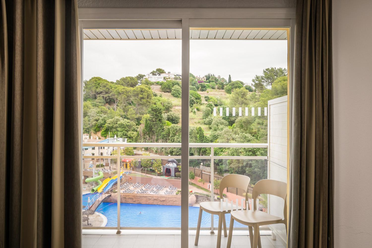 Twin Room Pool View