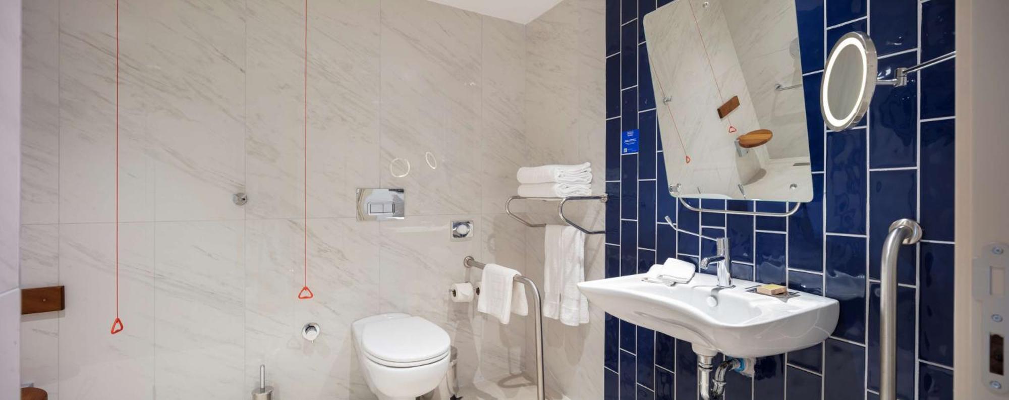 King Room - Mobility Accessible