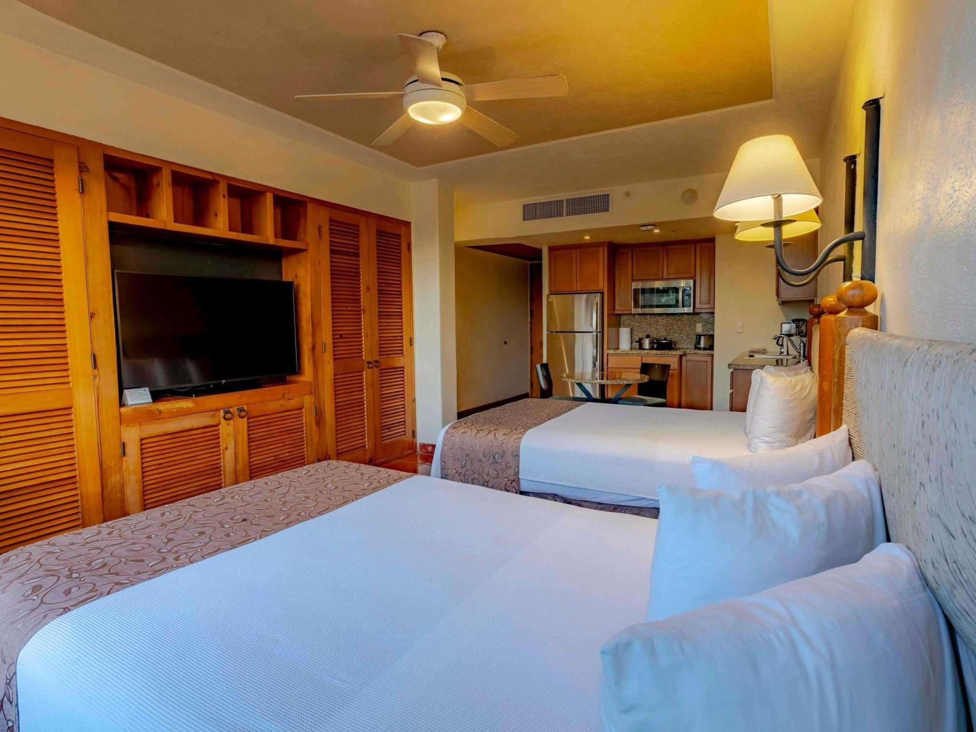 Studio Two Double Beds