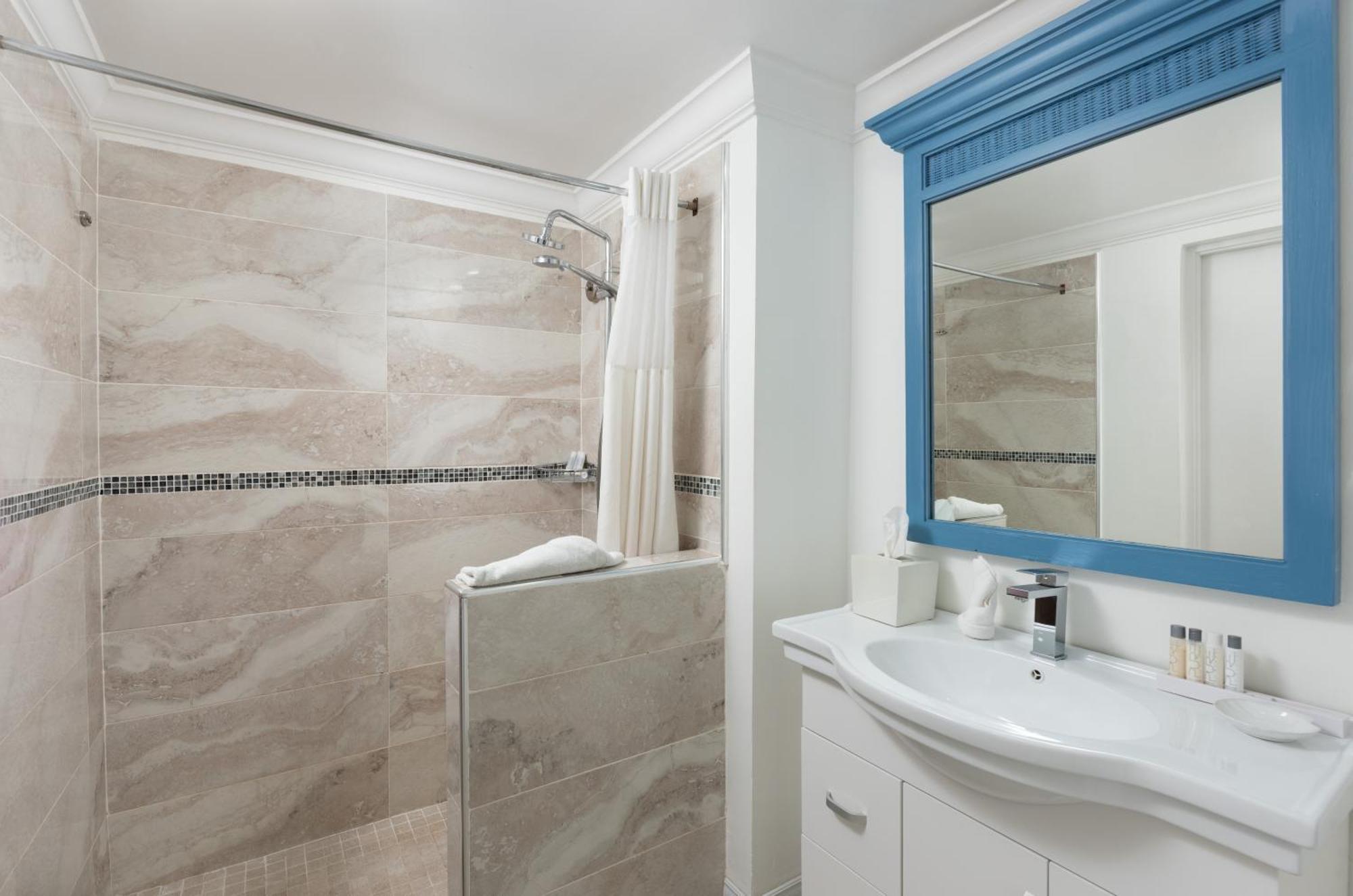 One-Bedroom Garden View Suite
