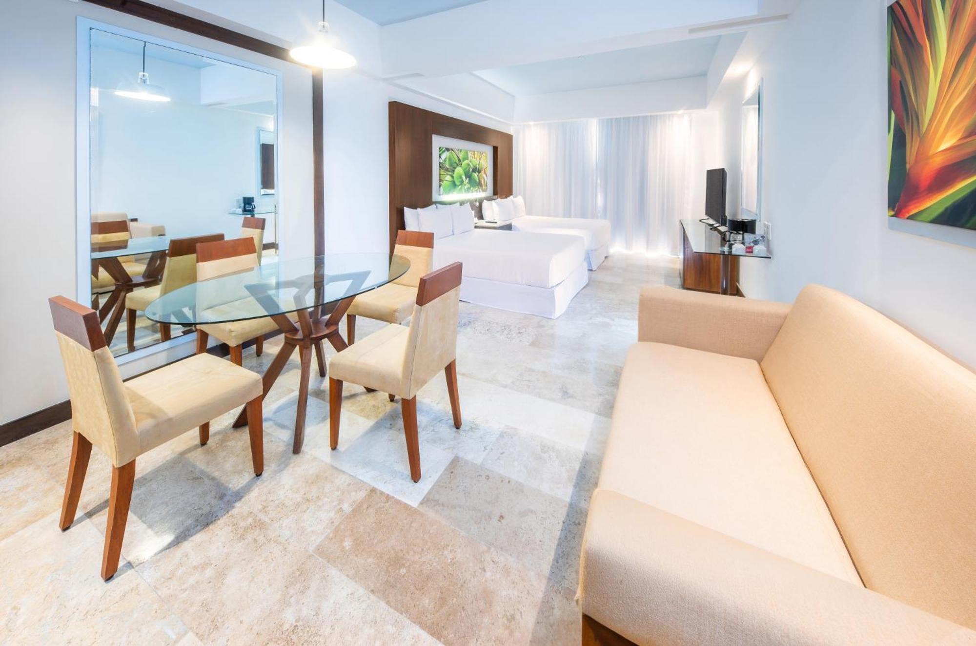 Junior Suite Ocean View 2-double beds