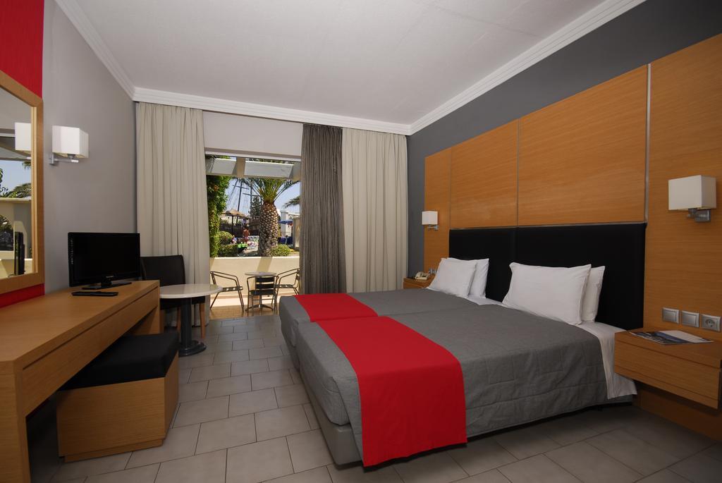 Double or Twin Room Sea View