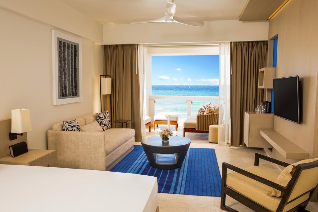 Junior King Suite - Oceanfront