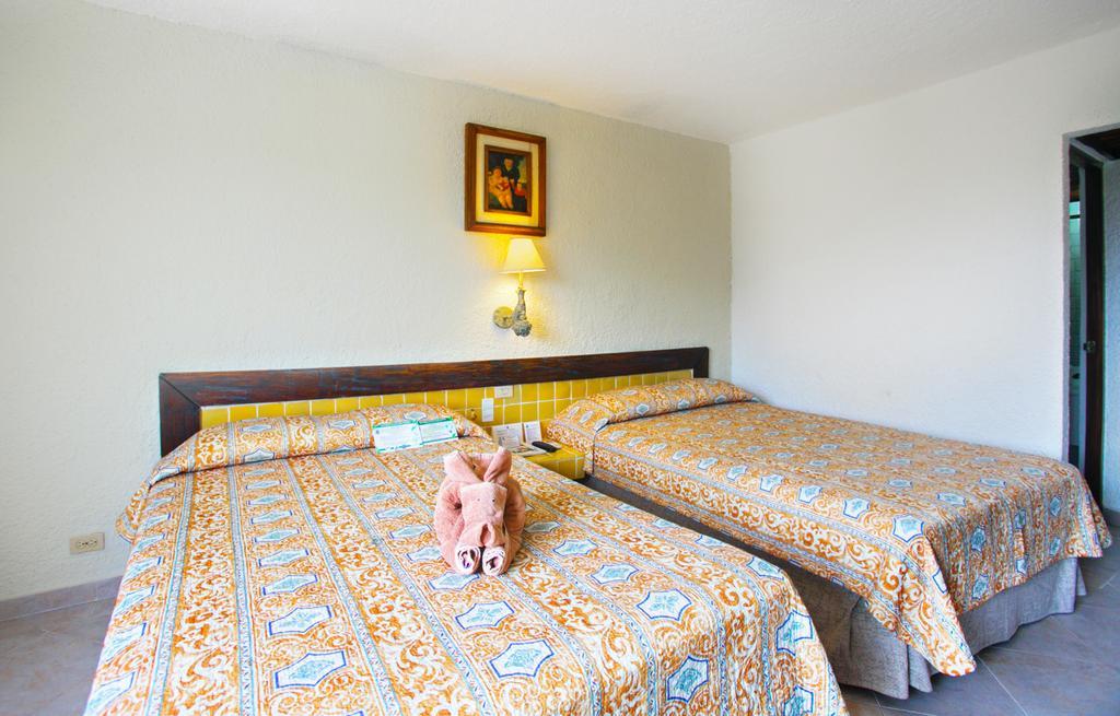 Basic Standard Room with parking lot view