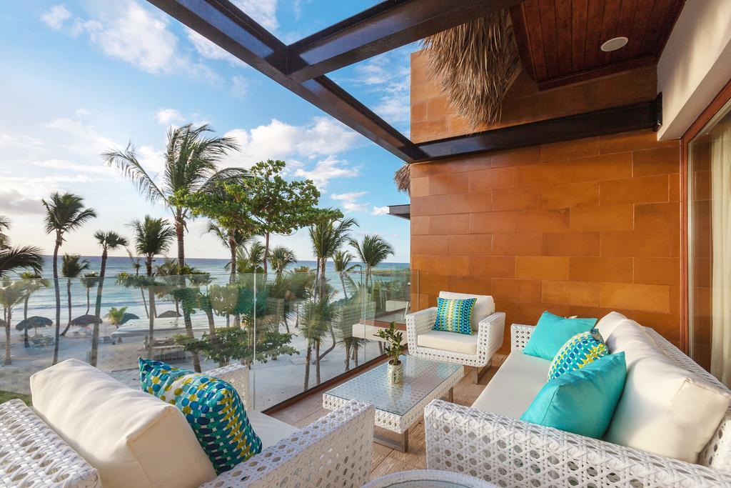 Beachfront One-Bedroom Suite