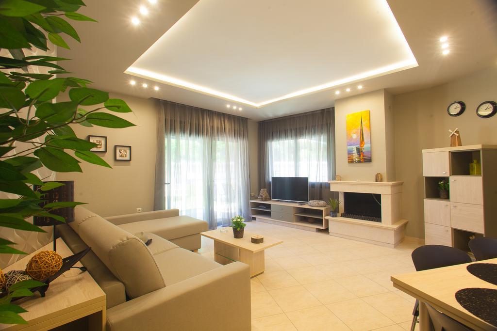Grand Luxe Family Rooms,1645695719:JPEG