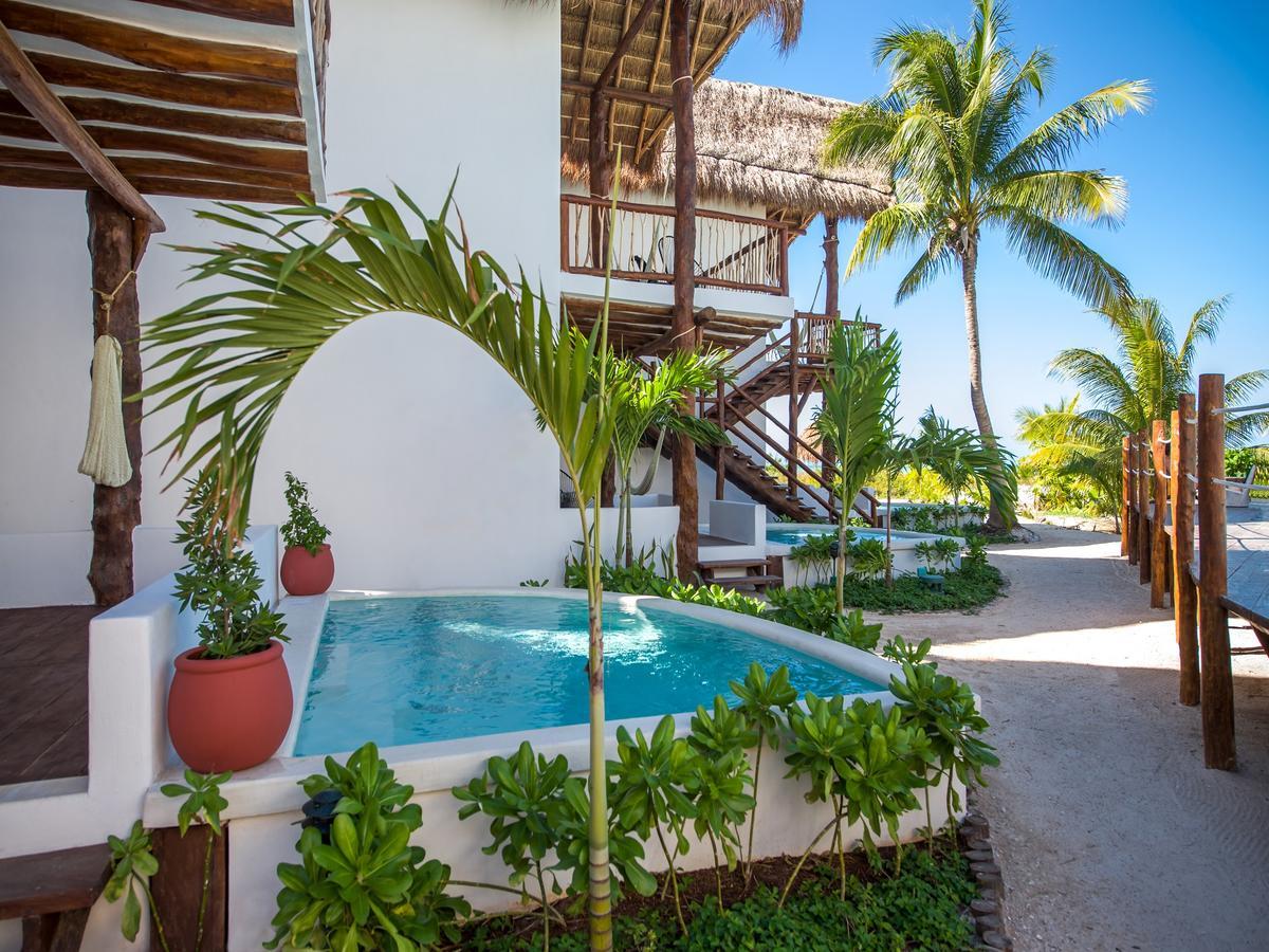 Junior Suite with Private Pool (4 people)
